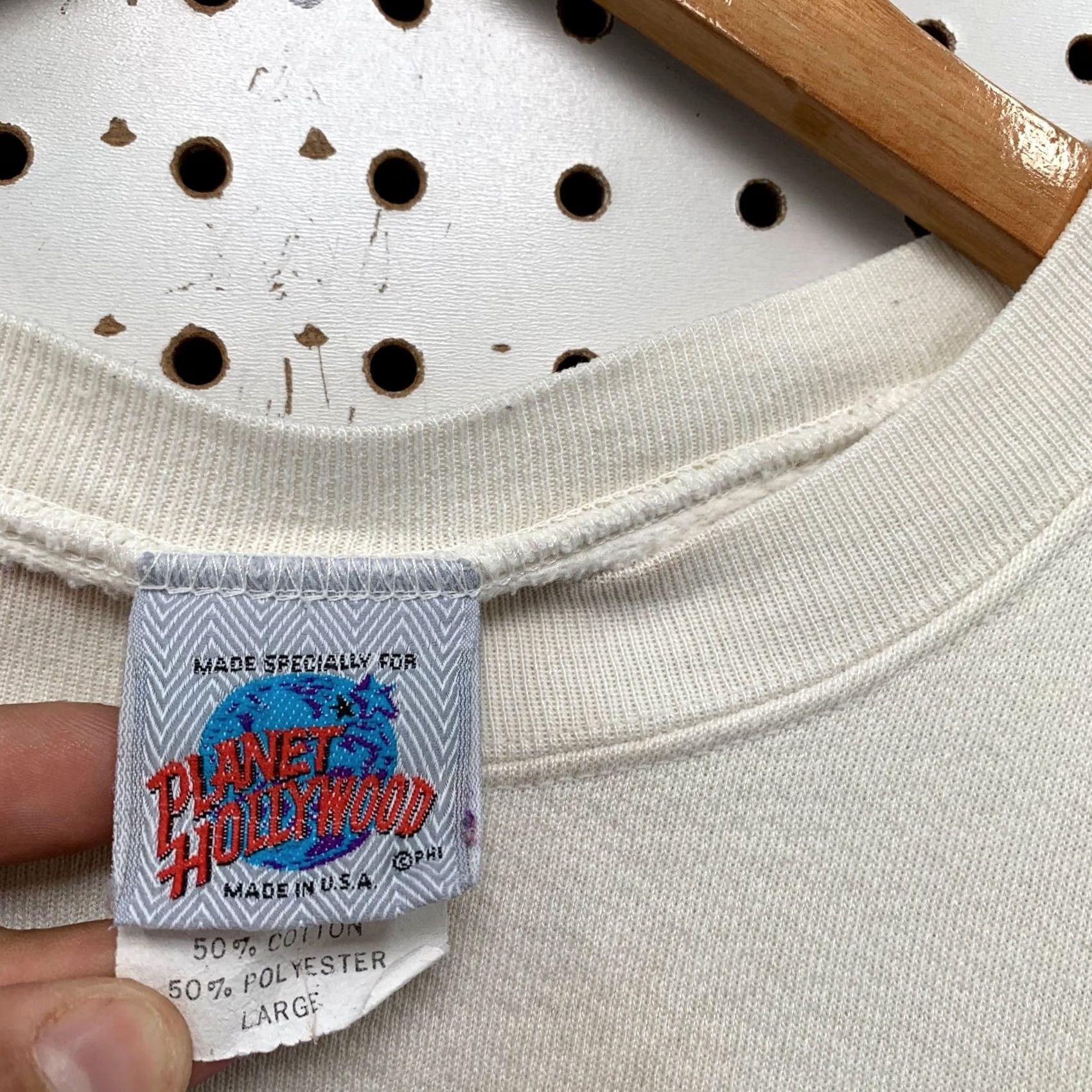 Planet Hollywood VINTAGE Planet Hollywood Sweatshirt Mens L White Las Vegas Crewneck USA Size US L / EU 52-54 / 3 - 3 Thumbnail
