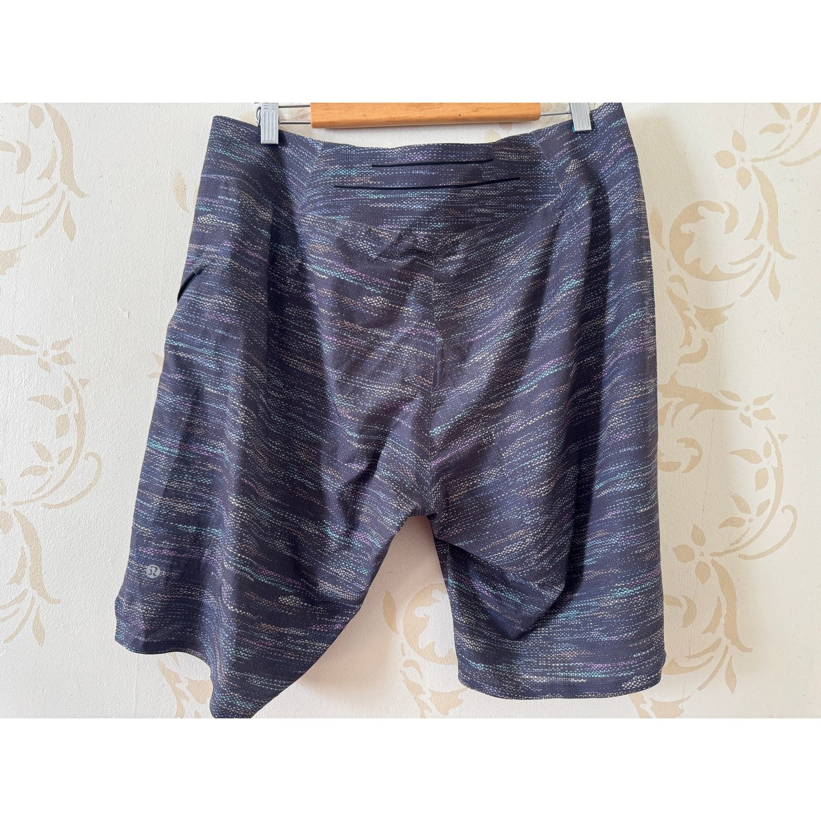 Lululemon Mens Size 34 Lululemon Swimwear Trunks Size US 38 / EU 54 - 2 Thumbnail