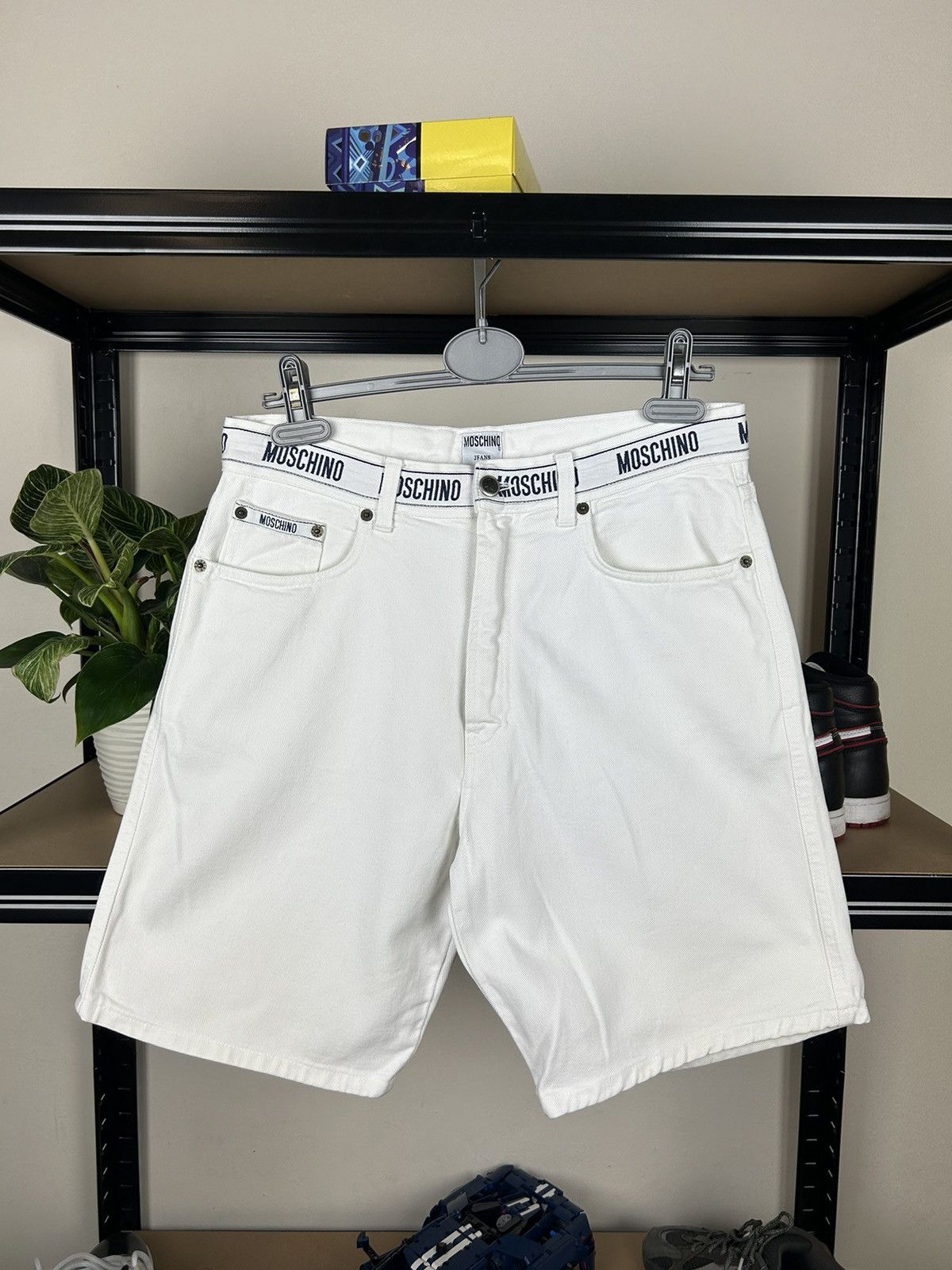 Designer × Moschino Moschino Italy 'Love and Peace' denim short pants Size US 32 / EU 48 - 4 Thumbnail
