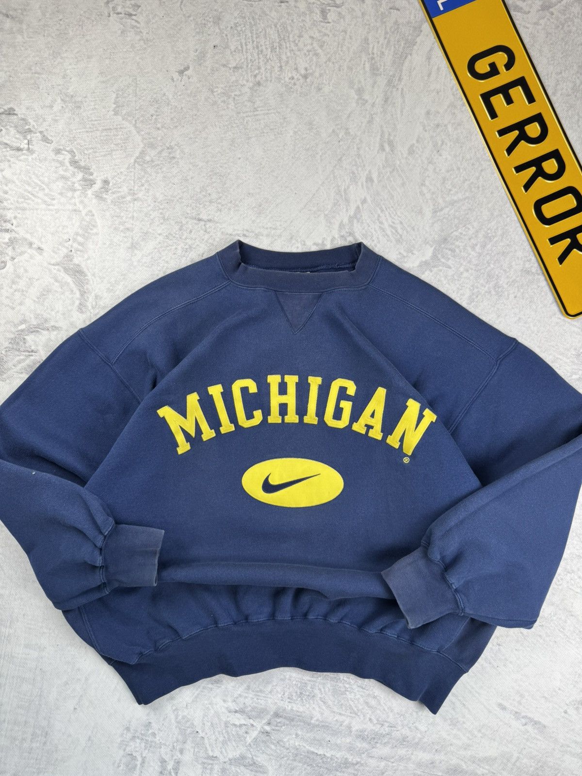 Nike × Vintage NIKE MICHIGAN VINTAGE CENTER LOGO OVERSIZE BOXY SWEATSHIRT Size US M / EU 48-50 / 2 - 3 Thumbnail