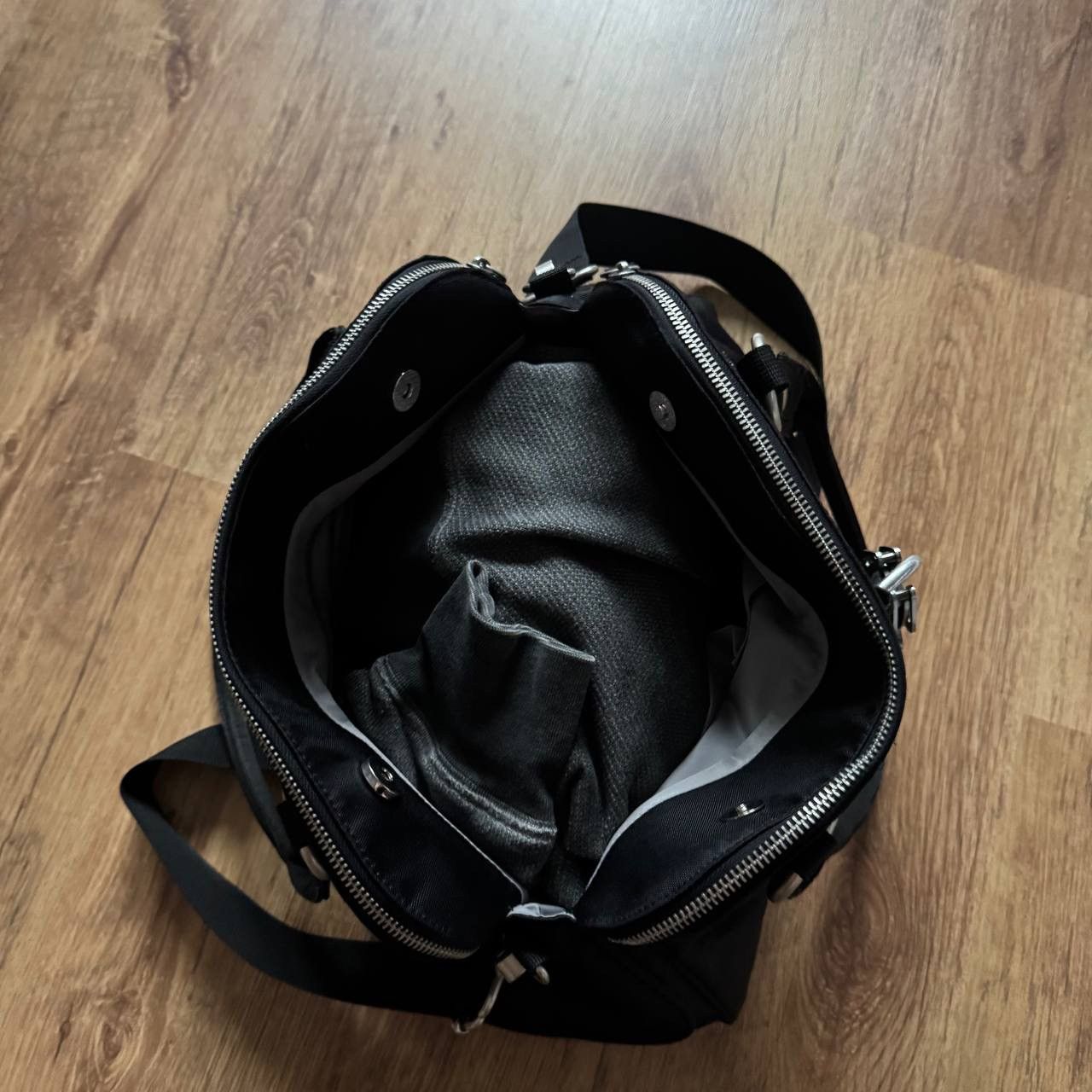 George Gina & Lucy George Gina Lucy GGL Avantgarde Gothic Black Carabiner Bag Size ONE SIZE - 4 Thumbnail
