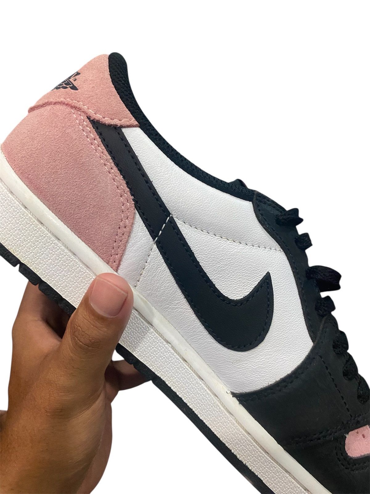 Nike Air Jordan Retro OG “Bleached Coral” Size US 10 / EU 43 - 6 Thumbnail