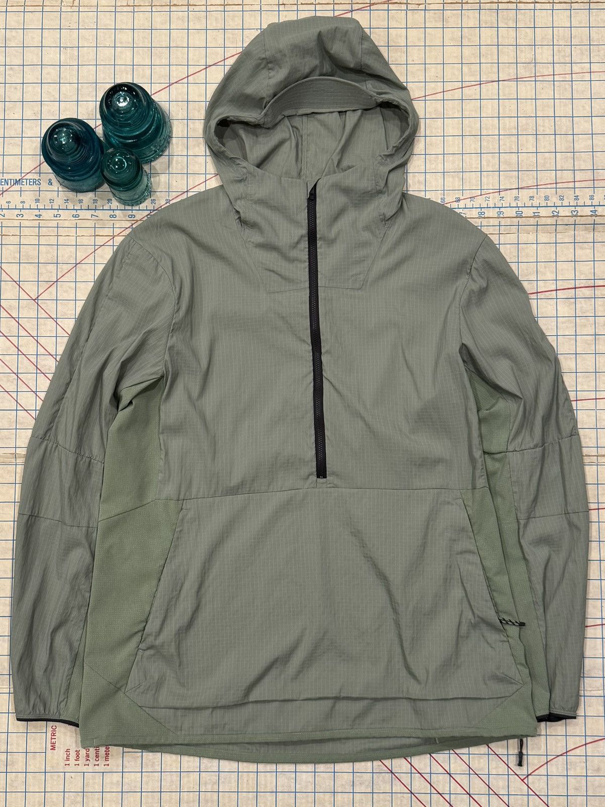 Lululemon Lululemon Lightweight 1/2 Zip Hooded Jacket Mens Large Green Size US L / EU 52-54 / 3 - 2 Thumbnail
