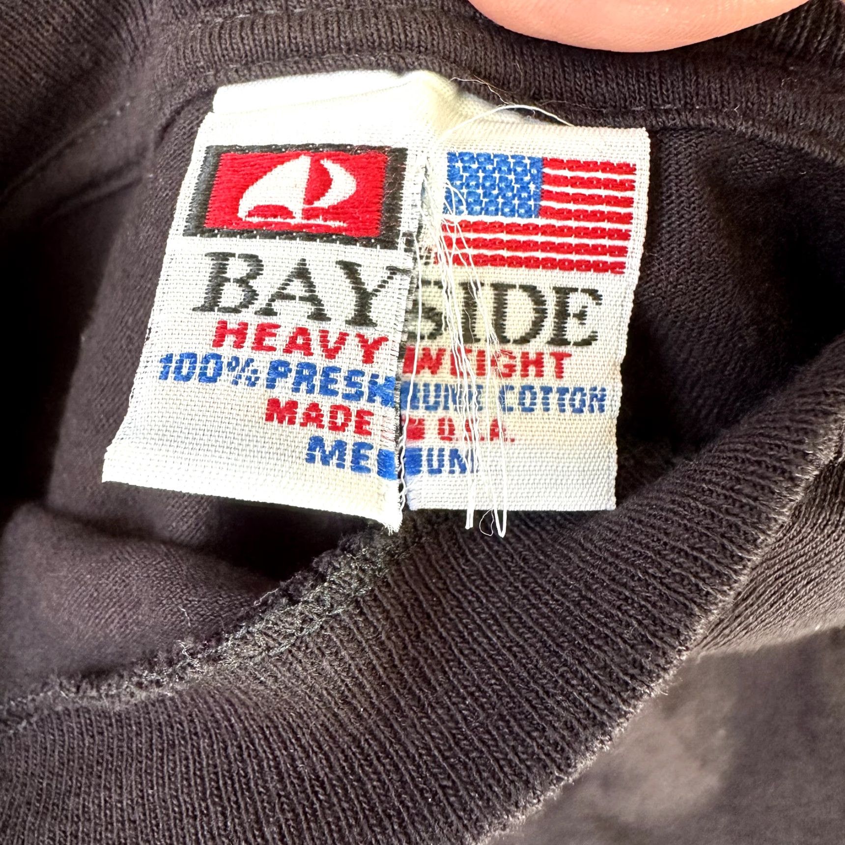 Vintage VINTAGE Bayside Mens T-Shirt Long Sleeve Crew Neck 90s Gothic Halloween Horror Demon Face Black Red Yellow Eyes Machine Washable Size US M / EU 48-50 / 2 - 2 Thumbnail