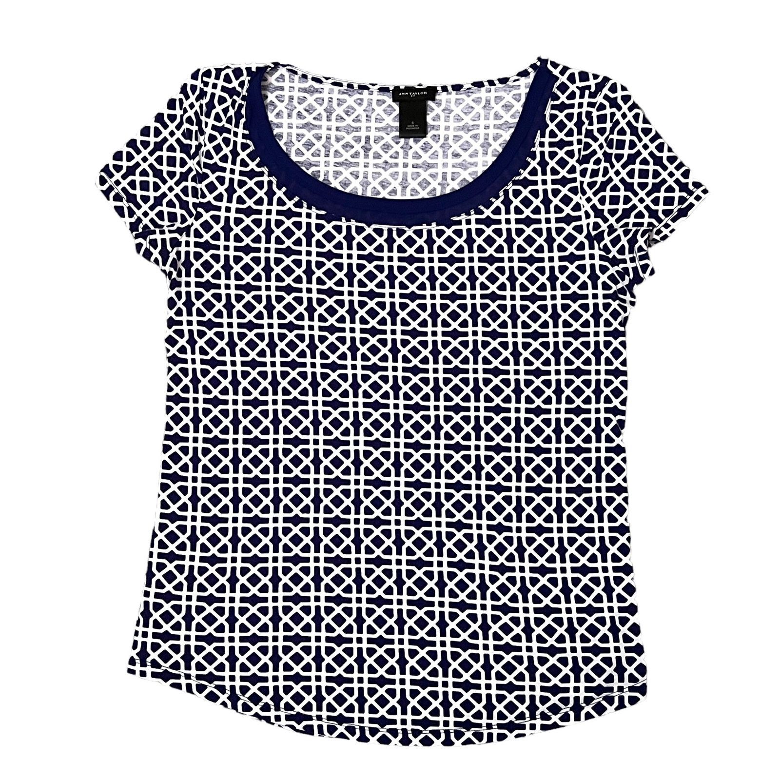 Ann Taylor Celtic Knot Patterned Sheer Round Neckline Short Sleeve Tee Size S / US 4 / IT 40 - 11 Thumbnail