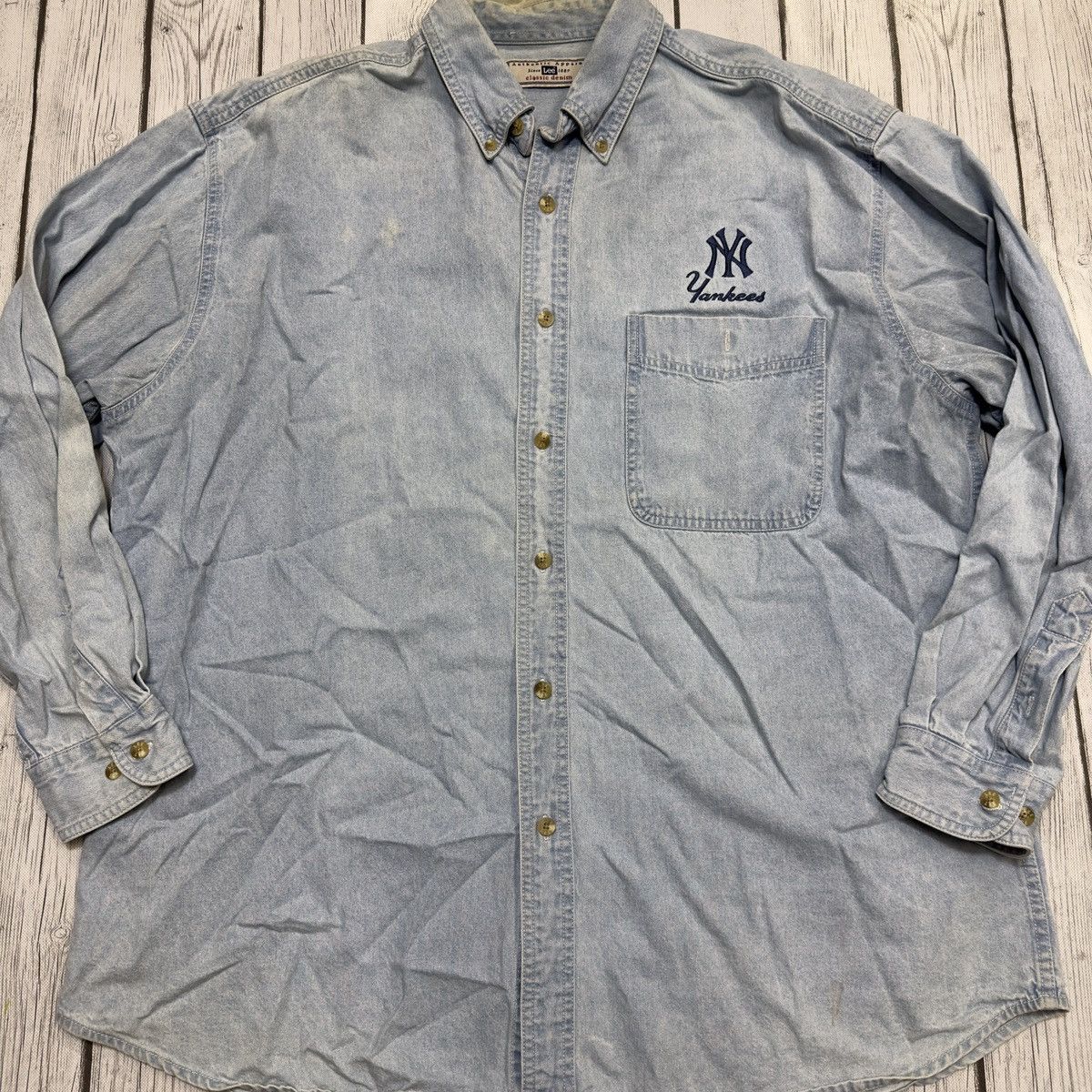 Lee × MLB × Vintage Vintage New York Yankees denim shirt Size US XL / EU 56 / 4 - 3 Thumbnail
