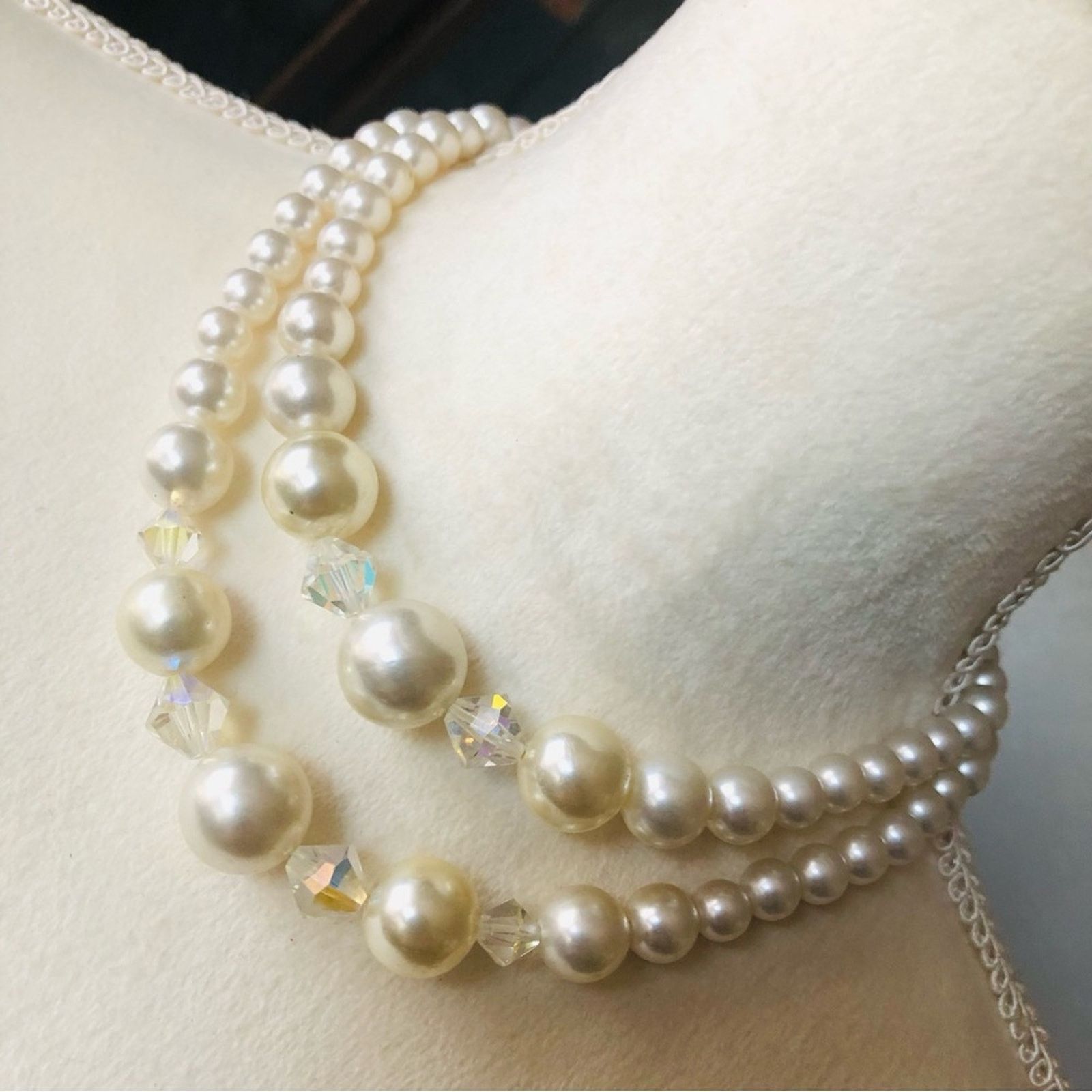 Vintage Vintage mid century white pearl AB choker necklace Size ONE SIZE - 1 Thumbnail