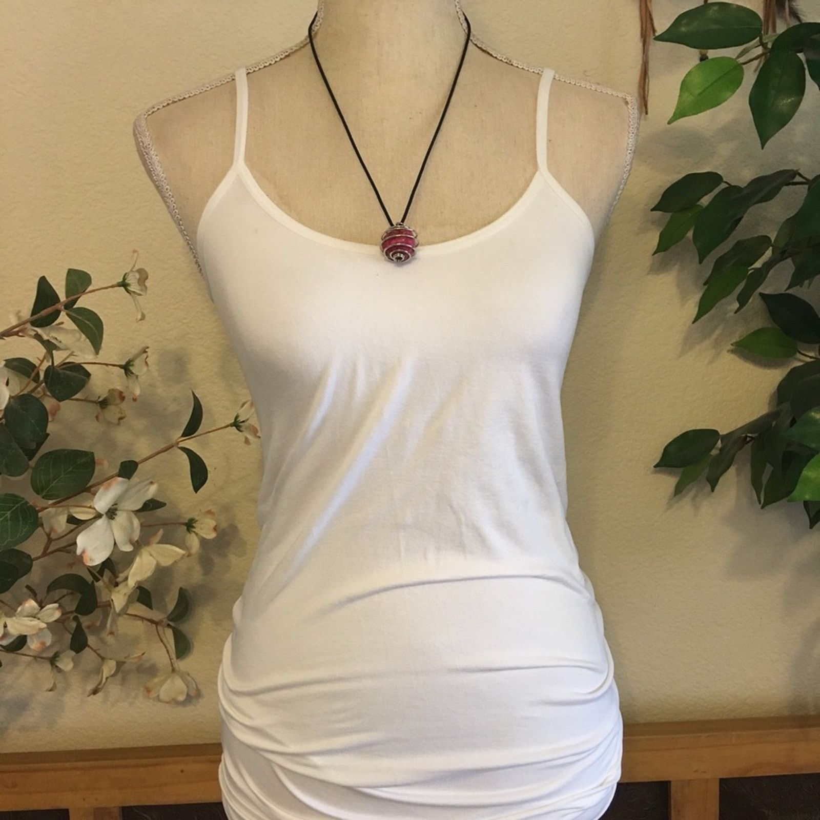 Jewelry Dyed pink howlite stone pendant on cord necklace Size ONE SIZE - 4 Thumbnail