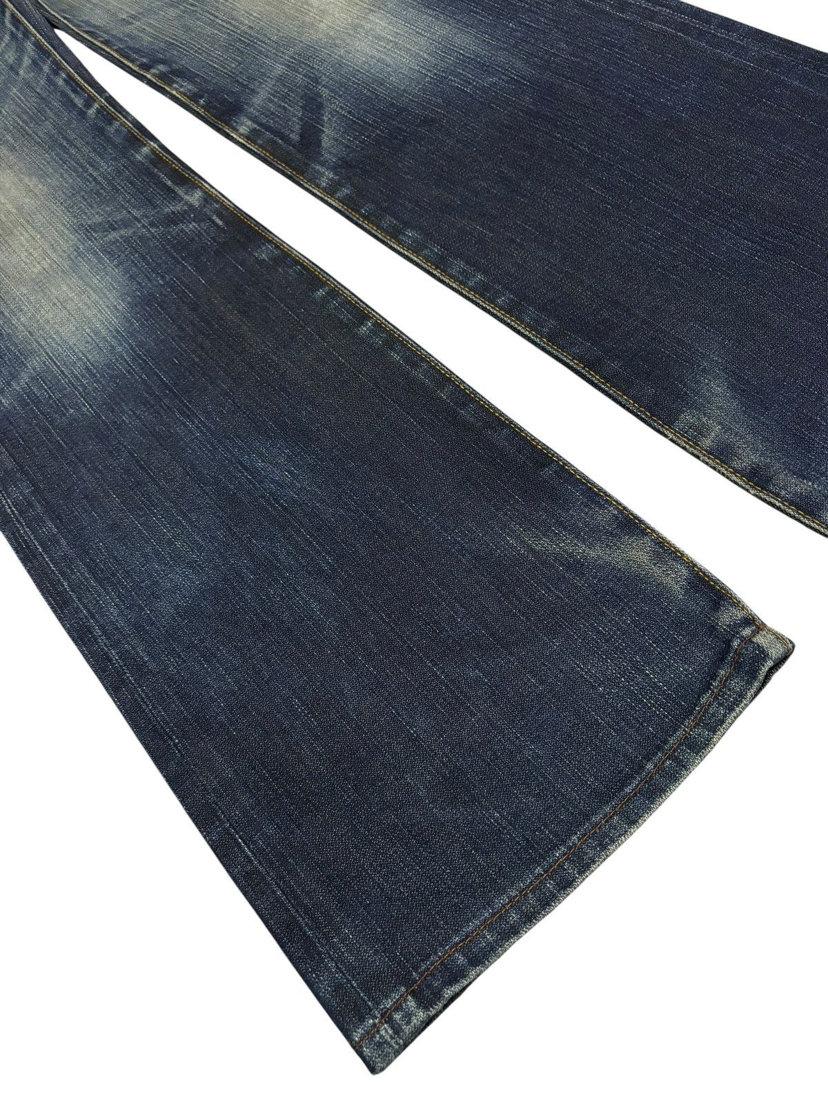Levi's Vtg 90s Levis Japan 517 Bootcut Distressed Jeans Size US 28 / EU 44 - 3 Thumbnail