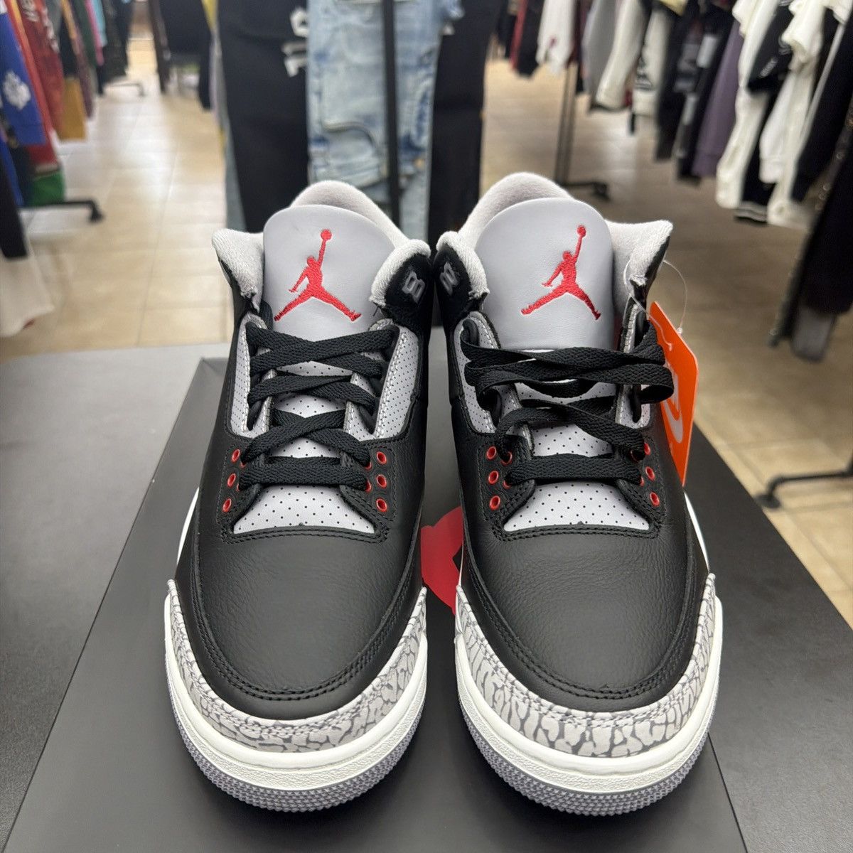 Jordan Brand Air Jordan 3 Retro OG 2024 Black Cement DN3707-010 Size 9.5 Size US 9.5 / EU 42-43 - 6 Thumbnail