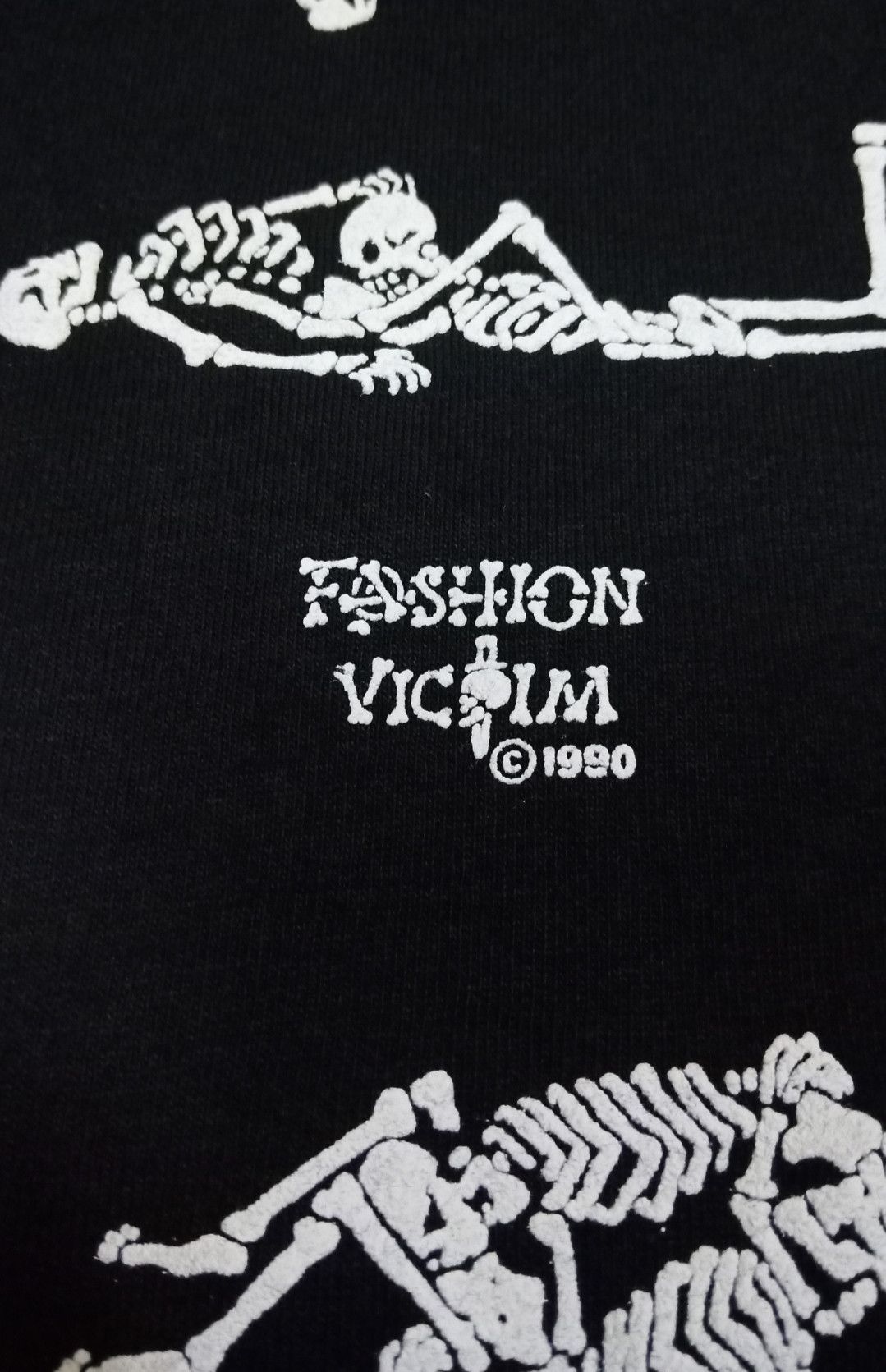 Fashion Victim × basketcase gallery Vintage 90s Fashion Victim Skeleton Sex Positions T-shirt Size US L / EU 52-54 / 3 - 5 Thumbnail