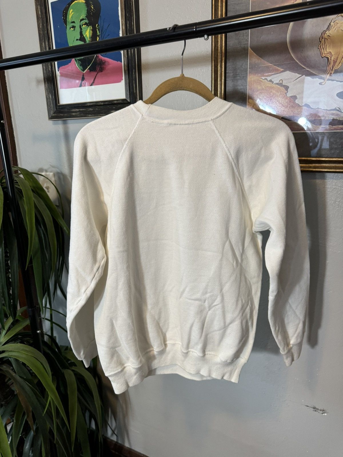 Vintage Vintage Peace On Earth Sweatshirt Size US M / EU 48-50 / 2 - 5 Thumbnail