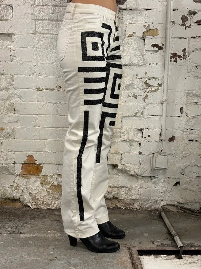Gianfranco Ferre AW2003 Gianfranco Ferré Geometrical Embellished White Pants Size 26" / US 2 / IT 38 - 3 Thumbnail