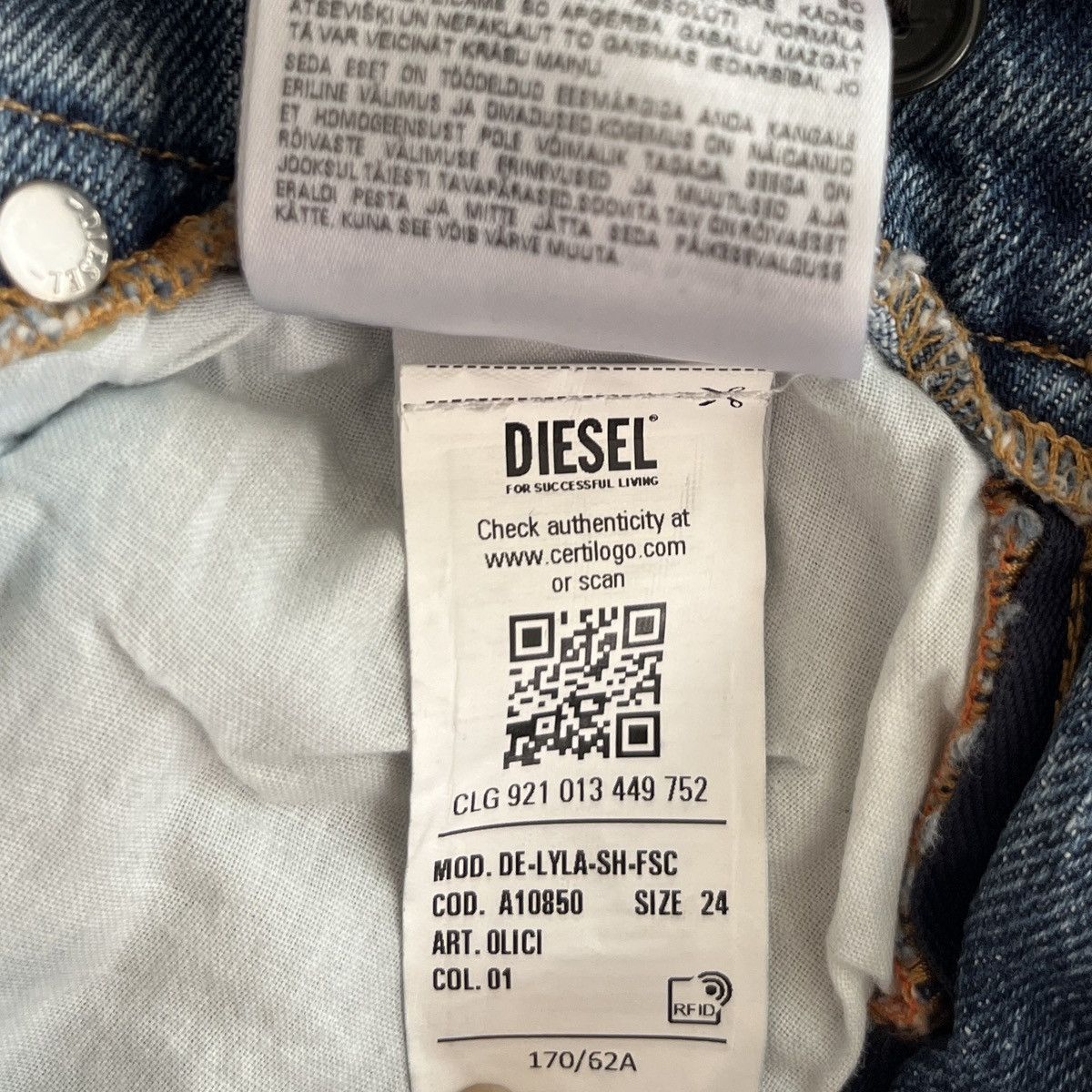 Diesel Diesel Cut Out Logo Buckle Denim Mini Shorts Size 24" / US 00 / IT 34 - 5 Thumbnail