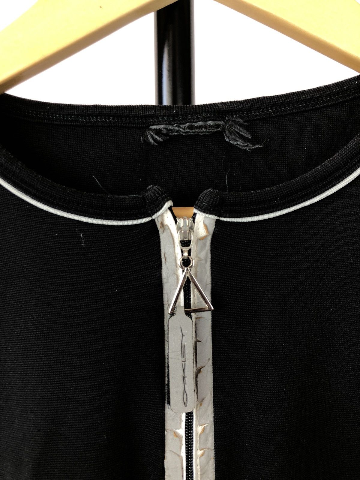 Oakley × Vintage Vintage 2000’s Oakley Rare reflective t shirt opium Y2K Size US L / EU 52-54 / 3 - 5 Thumbnail