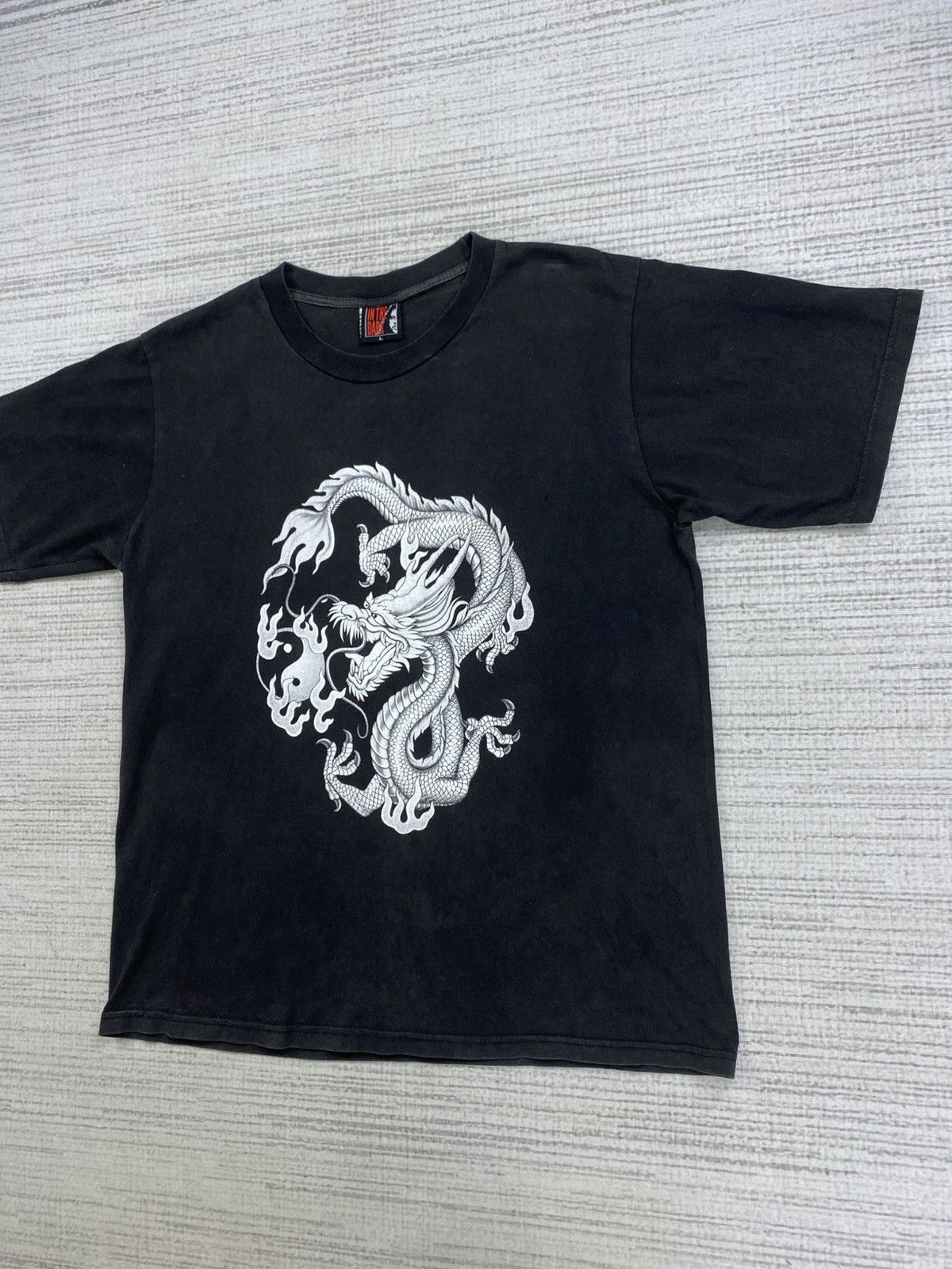 Dragonfly × Japanese Brand × Vintage Vintage In The Dark Big Dragon Mirror Printed Tshirt Size US M / EU 48-50 / 2 - 4 Thumbnail