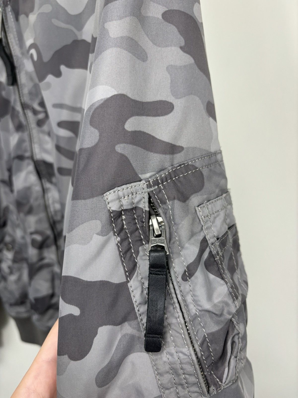 Alpha Industries Vintage Alpha Industries Gray Camo Hype Bomber Jacket Size US L / EU 52-54 / 3 - 6 Thumbnail