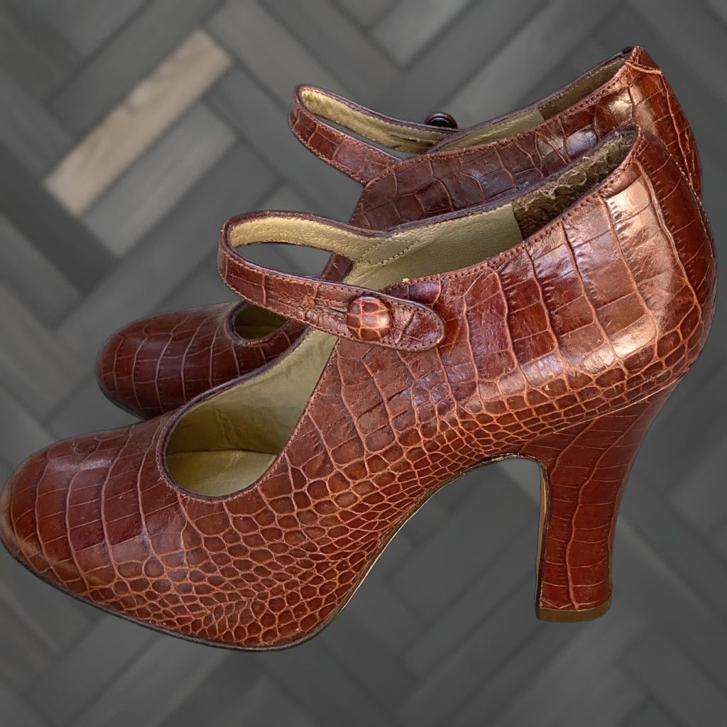 Crocs Martinez Valero Croc Embossed Mary Jane Heels Brown Leather Size 9B Women Pump Leather Upper Spool Heel Vintage N/A Size US 9 / IT 39 - 1 Thumbnail