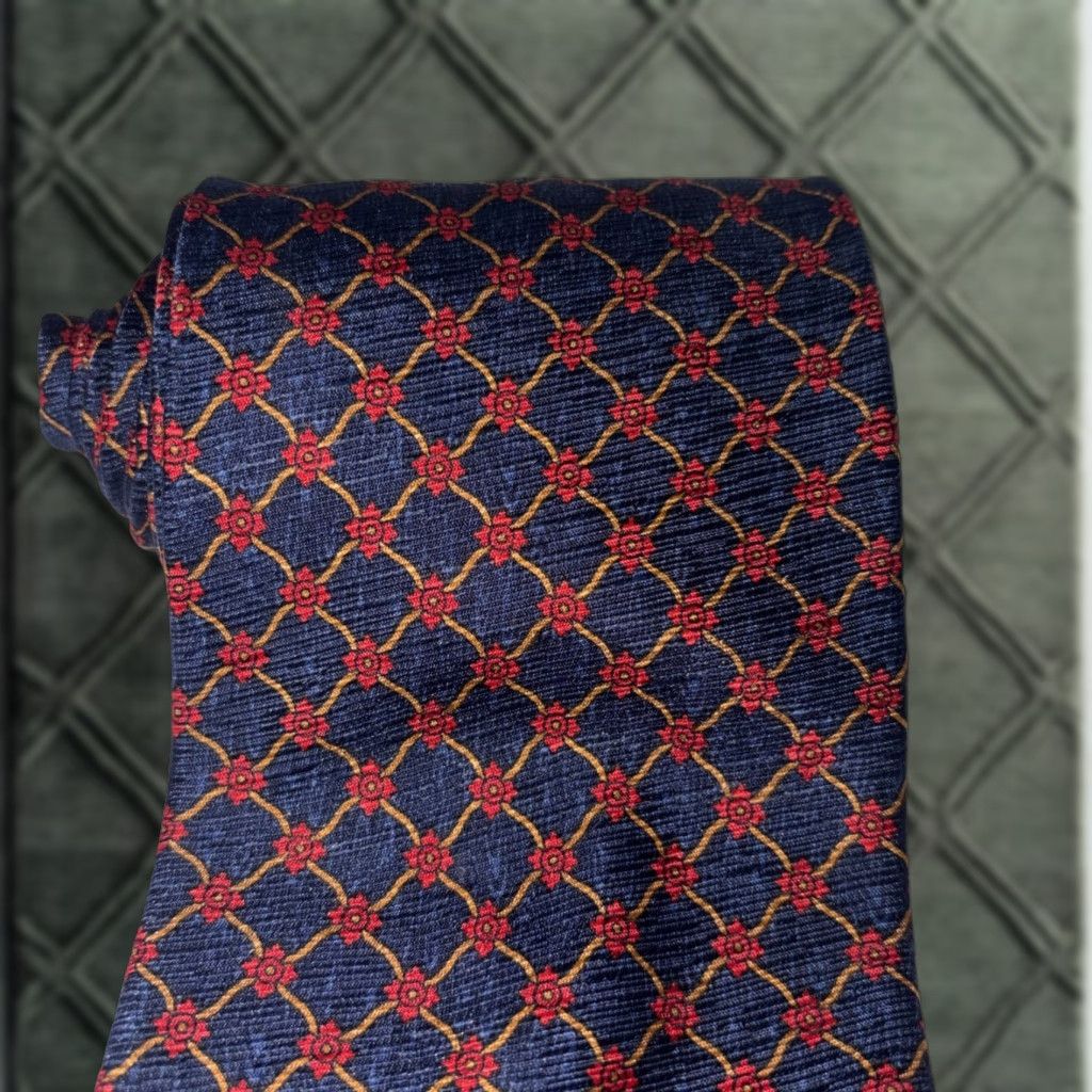 Valentino VINTAGE Valentino 100% Silk Navy Blue Red Rose Flower Neck Tie Men Tie Silk Flower Theme Size ONE SIZE - 1 Thumbnail