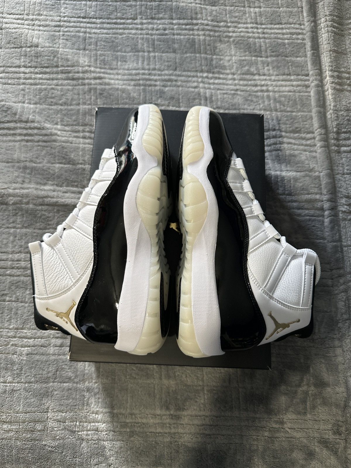 Jordan Brand × Nike Jordan 11 - Gratitude Size US 9 / EU 42 - 5 Thumbnail