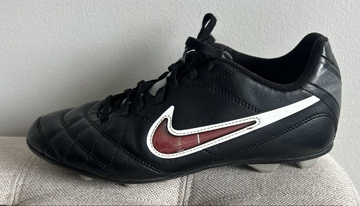 Nike Nike Rio Tiempo Youth Black Soccer Cleats Shoes 524396-010 Size US 6 / EU 39 - 3 Thumbnail