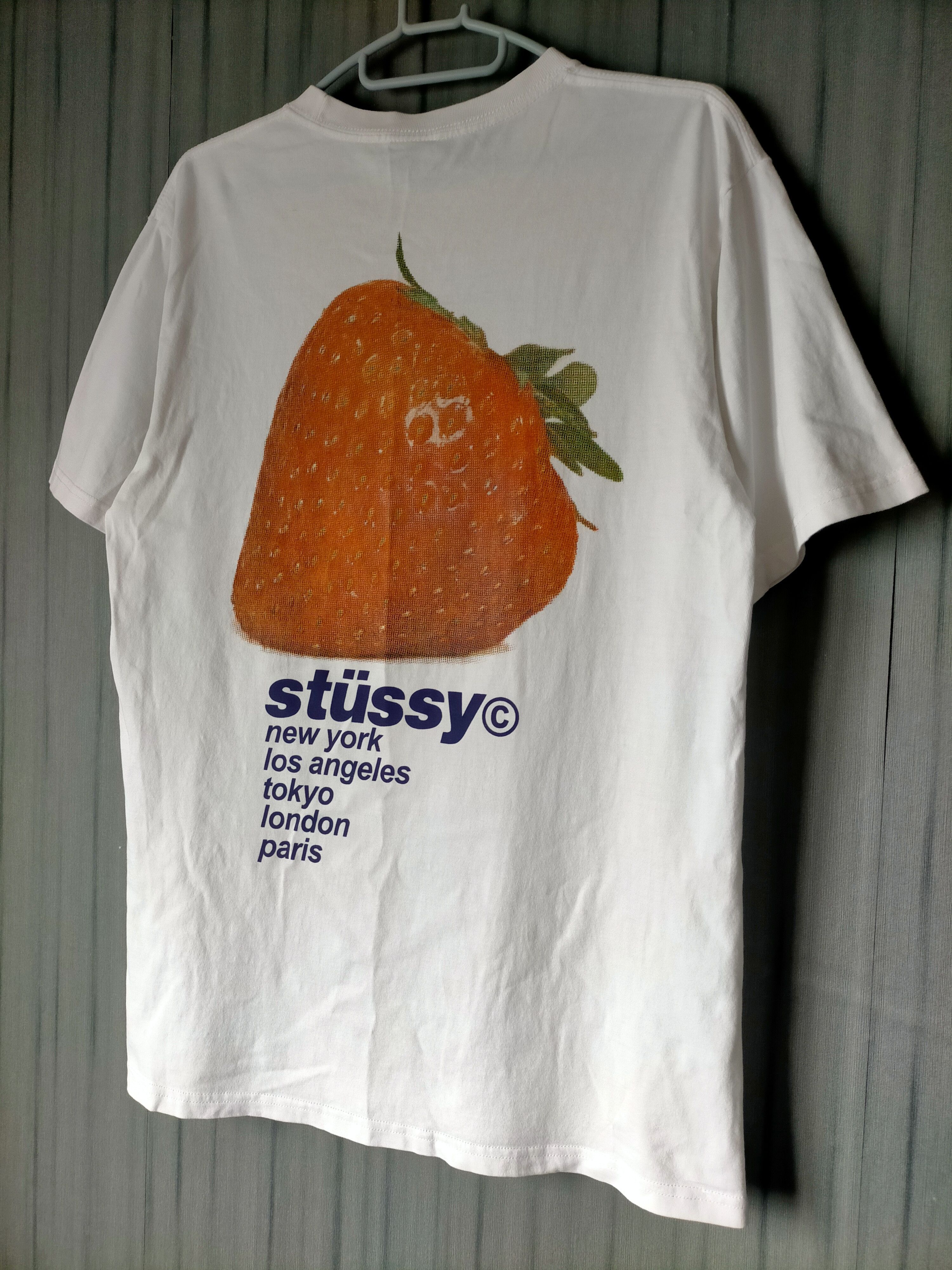 Stussy Stussy Strawberry White Size M Tee Size US M / EU 48-50 / 2 - 2 Thumbnail