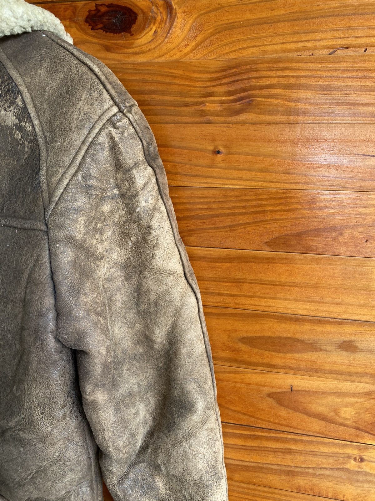 Avirex Vintage 80s AVIREX B-3 Shearling Flight Jacket | Distressed Size US S / EU 44-46 / 1 - 24 Thumbnail
