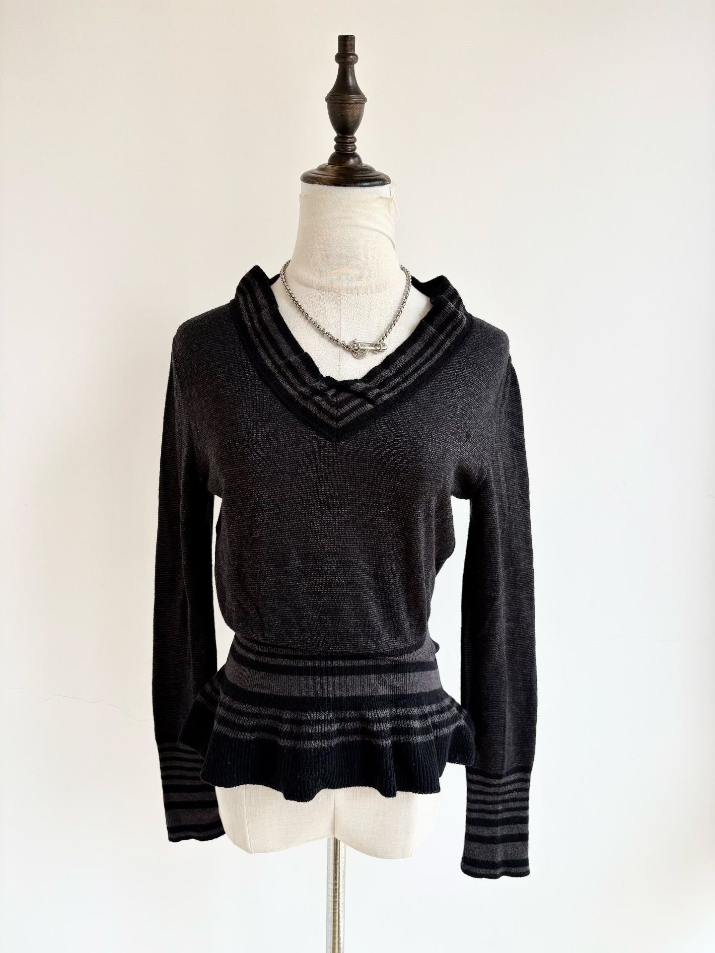 Vivienne Westwood Vivienne Westwood Vintage Knit Top Size M / US 6-8 / IT 42-44 - 1 Thumbnail