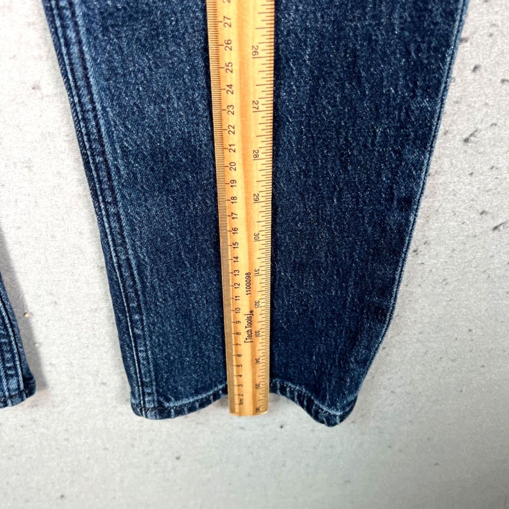 Gap Gap 1969 90s Vintage Jeans Womens Size 28 Regular Dark Wash Straight 5-Pocket Denim Cotton Polyester Blue Mens? Size 28" / US 6 / IT 42 - 6 Thumbnail