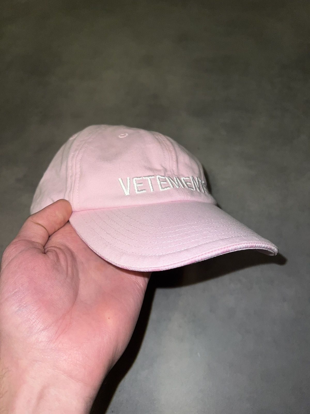 Reebok × Vetements Vetements X Reebok Logo Embroidery Hat Size ONE SIZE - 2 Thumbnail