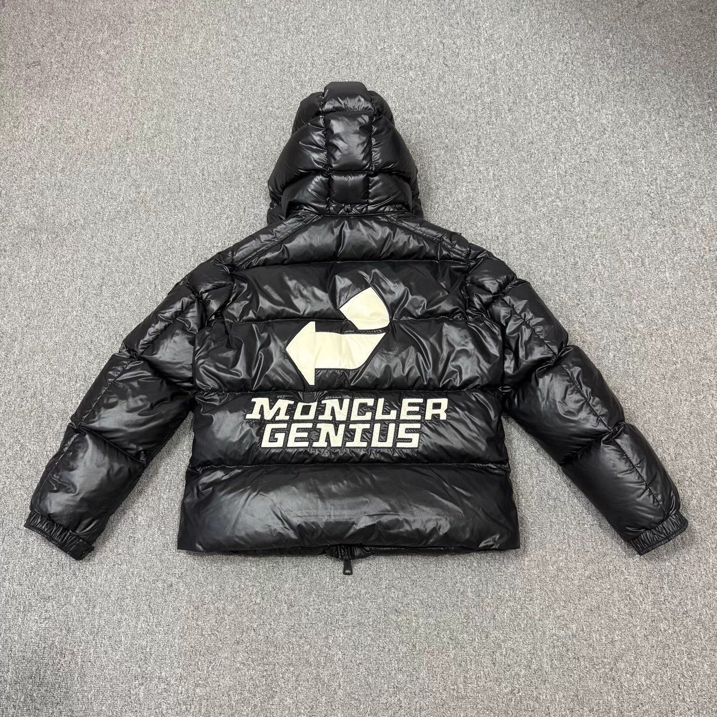 Moncler Moncler Aspin black shiny down jacket size 2 mint Size M / US 6-8 / IT 42-44 - 2 Thumbnail