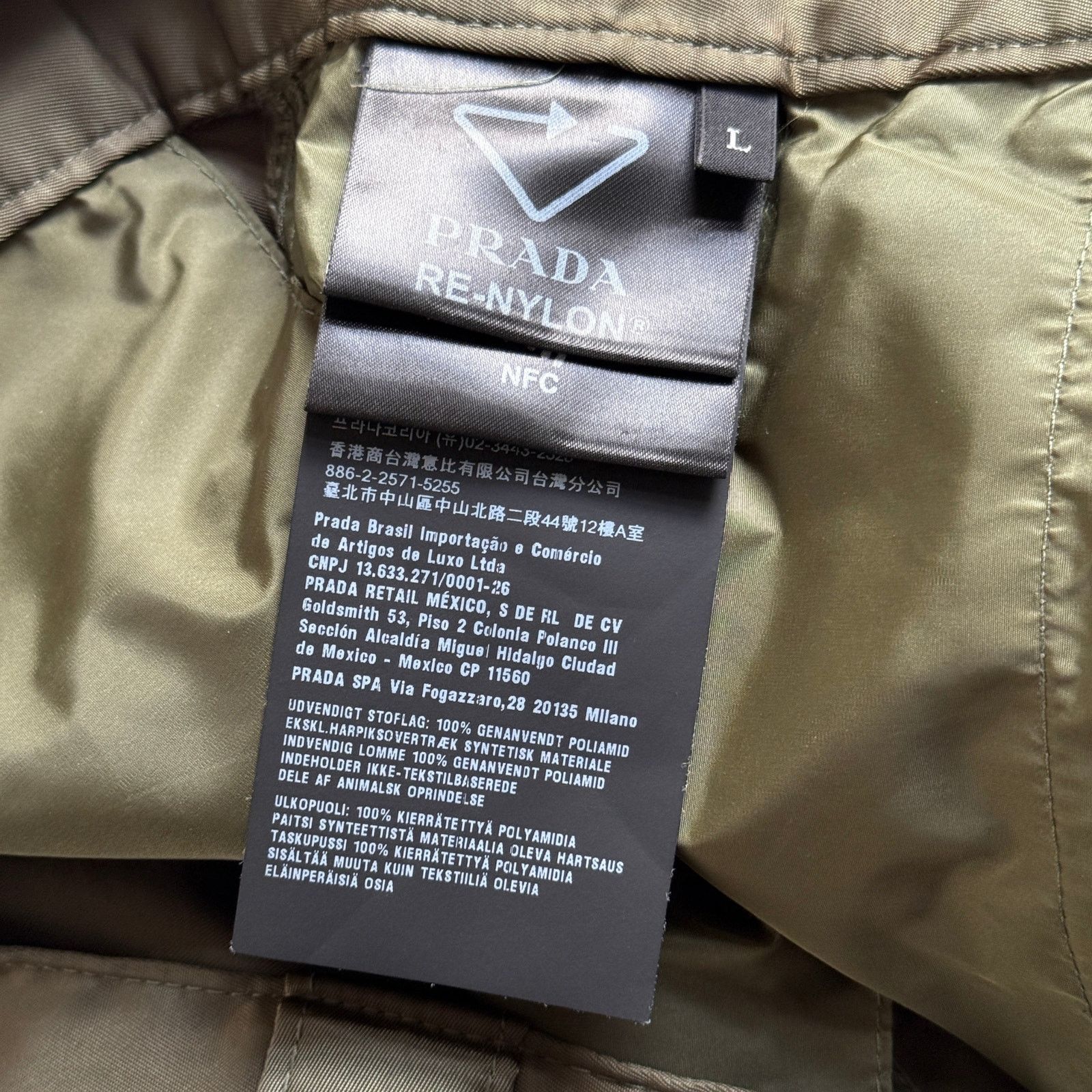 Prada Size 34 - Prada Men's Logo Re-Nylon Straight-Leg Cargo Pants Size US 34 / EU 50 - 7 Thumbnail