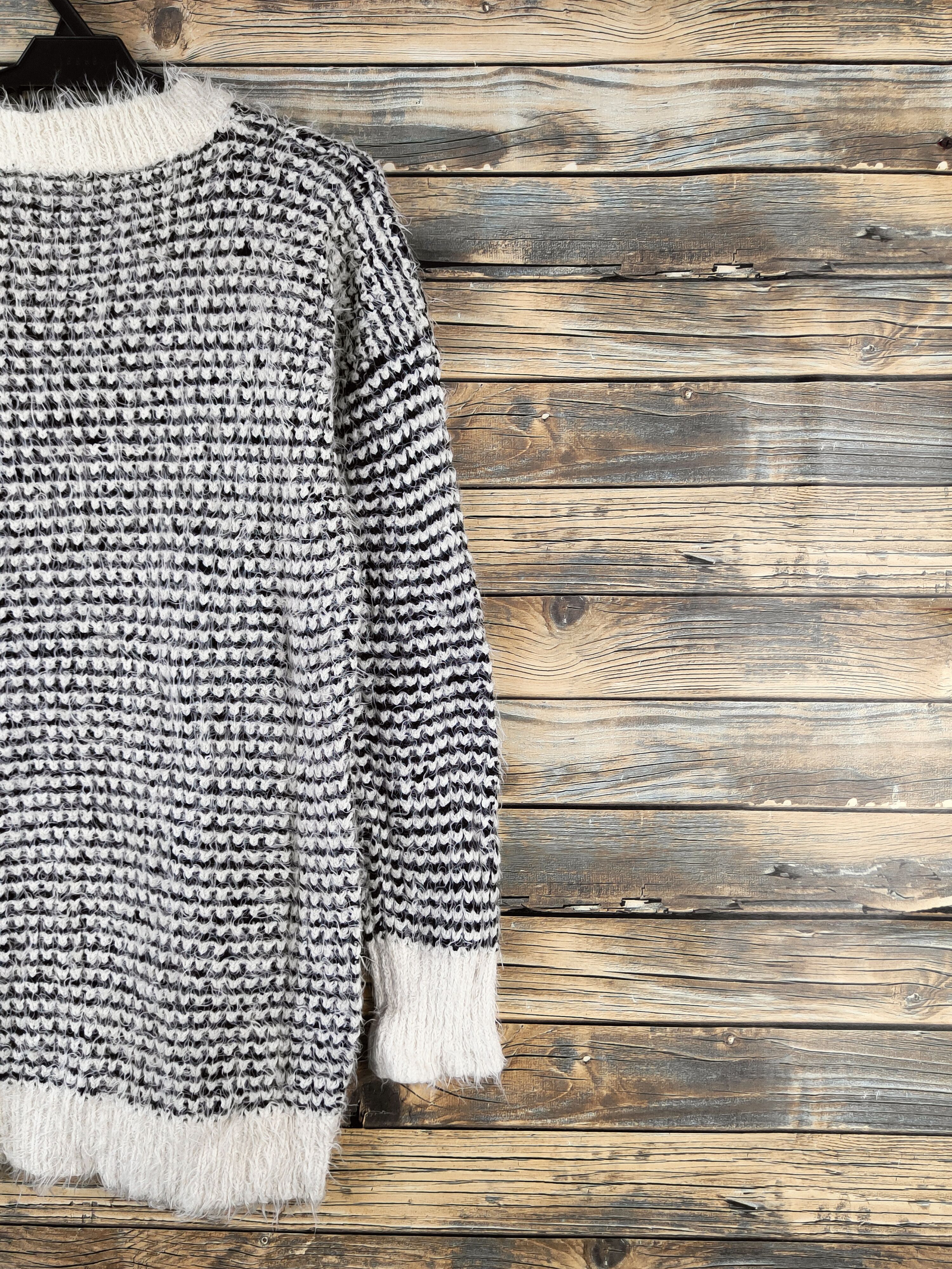 Japanese Brand DL K Ivory Black Fur shaggy Mohair Knitwear #46-1011 Size M / US 6-8 / IT 42-44 - 9 Thumbnail