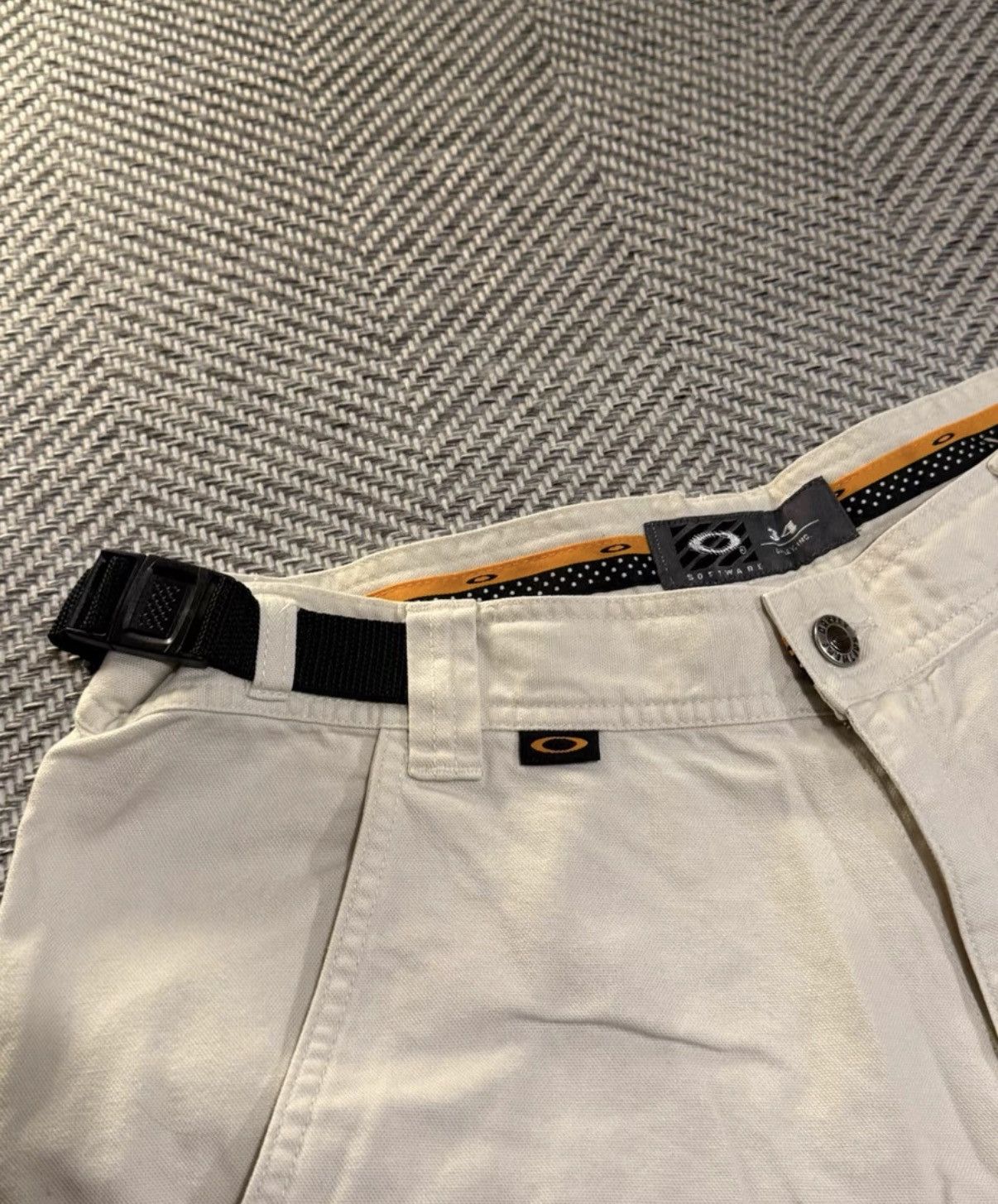 Oakley Oakley 00s Software Sawtooth Logo Cargo Shorts K24 Size US 34 / EU 50 - 3 Thumbnail