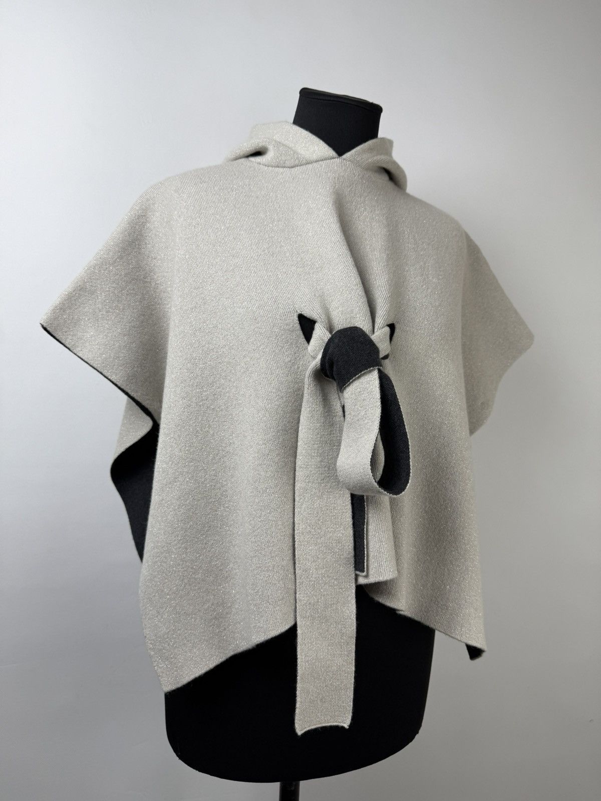 Brunello Cucinelli Brunello Cucinelli Shimmer Cashmere Monili Hood Capes Poncho Size M / US 6-8 / IT 42-44 - 4 Thumbnail
