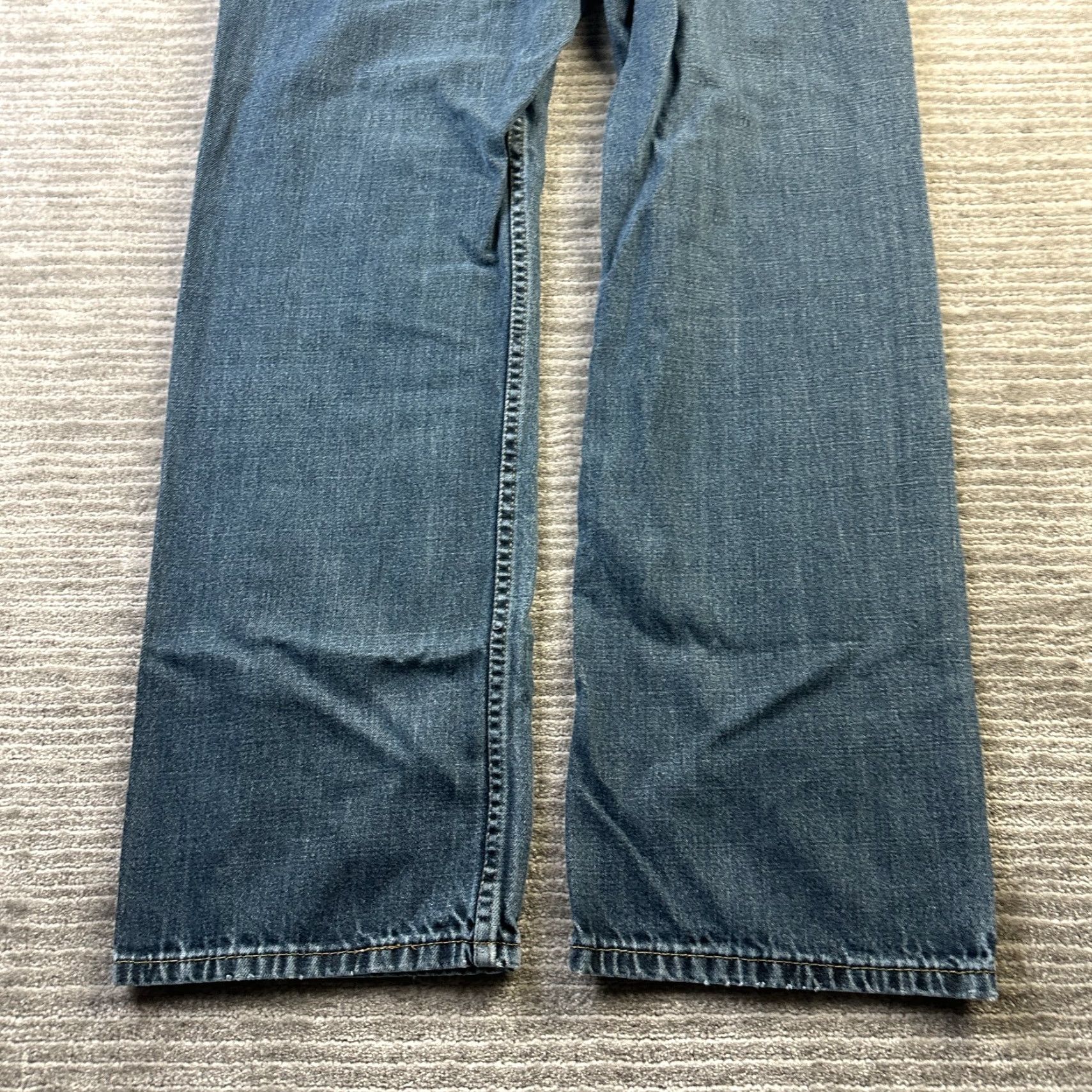 Levi's VINTAGE Levi's 559 Jeans Mens 33x32 Fits 33x30 Relaxed Straight Denim Blue Cotton 5-Pocket, Zipper Closure, Regular Size, Colombia, 559 Model Mens Size US 33 - 5 Thumbnail