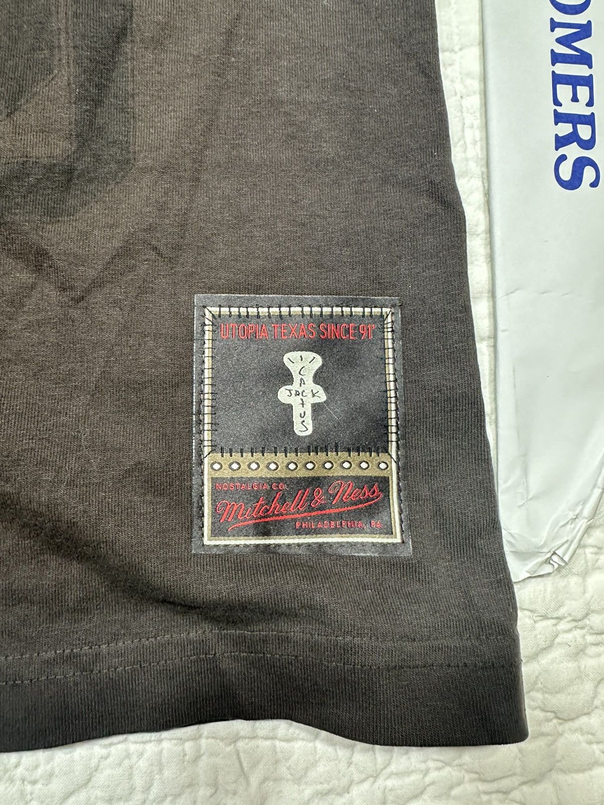 Mitchell & Ness × Travis Scott TRAVIS SCOTT OKLAHOMA COLLAB TEE/ MITCHELL AND NESS M RARE Size US M / EU 48-50 / 2 - 2 Thumbnail