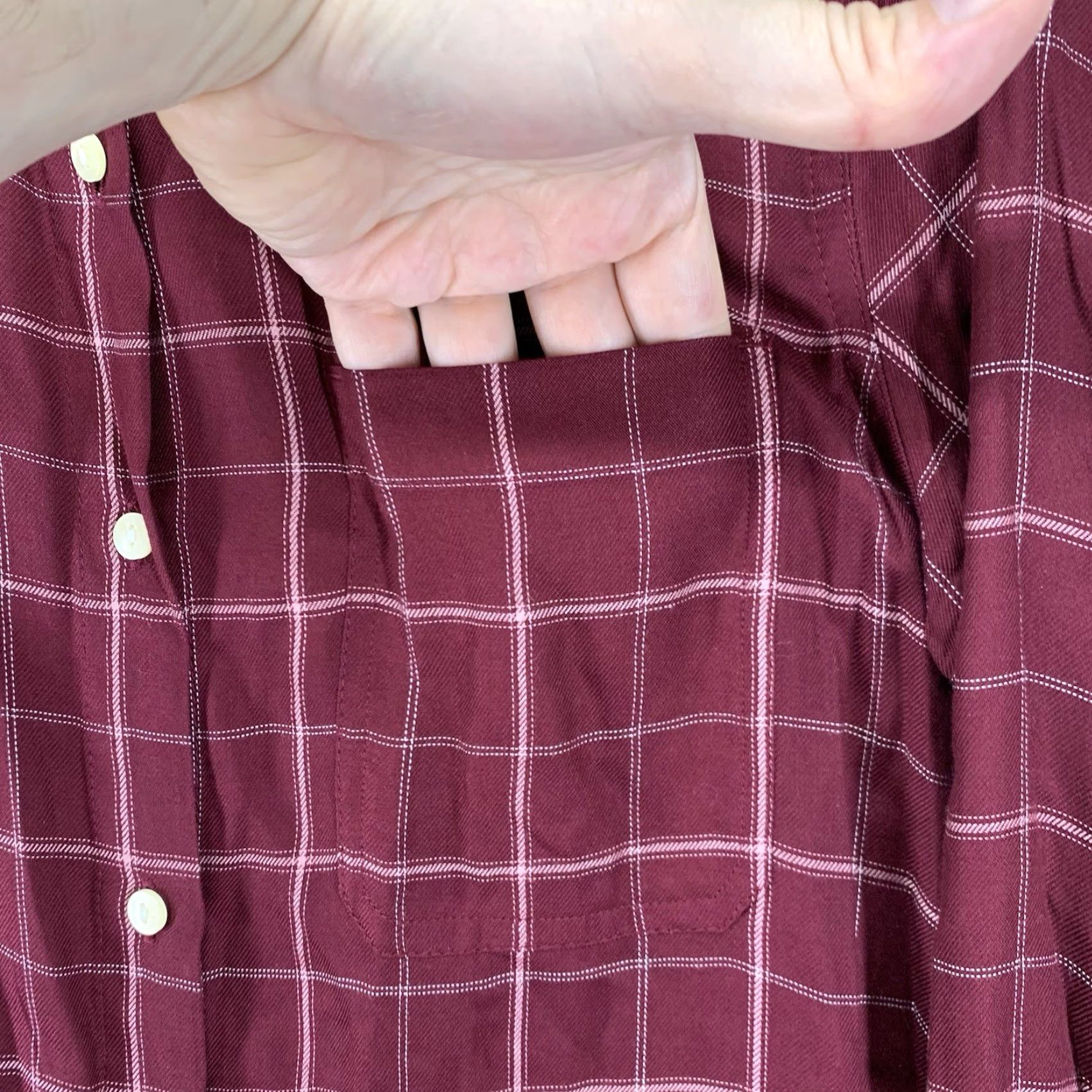 Old Navy Vintage Old Navy Womens Rayon Plaid Button-Up Shirt Large Casual Long Sleeve Collared Red Size L / US 10 / IT 46 - 2 Thumbnail