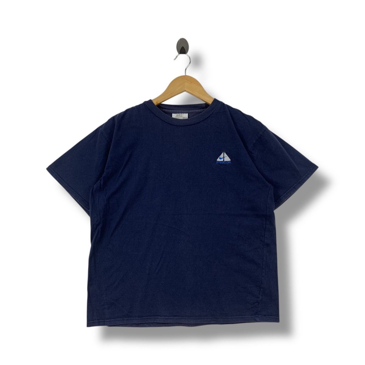 Nike ACG Vintage 90's NIKE ACG Small Embroidery Logo Tee Shirt Size US S / EU 44-46 / 1 - 1 Thumbnail