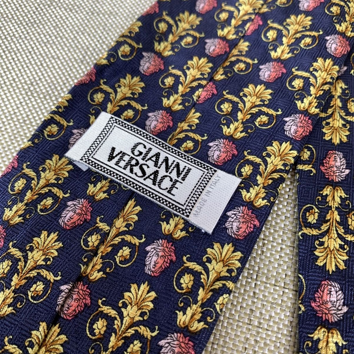 Versace × Vintage Gianni Versace Vintage Baroque Golden Silk Tie Caravate Size ONE SIZE - 9 Thumbnail