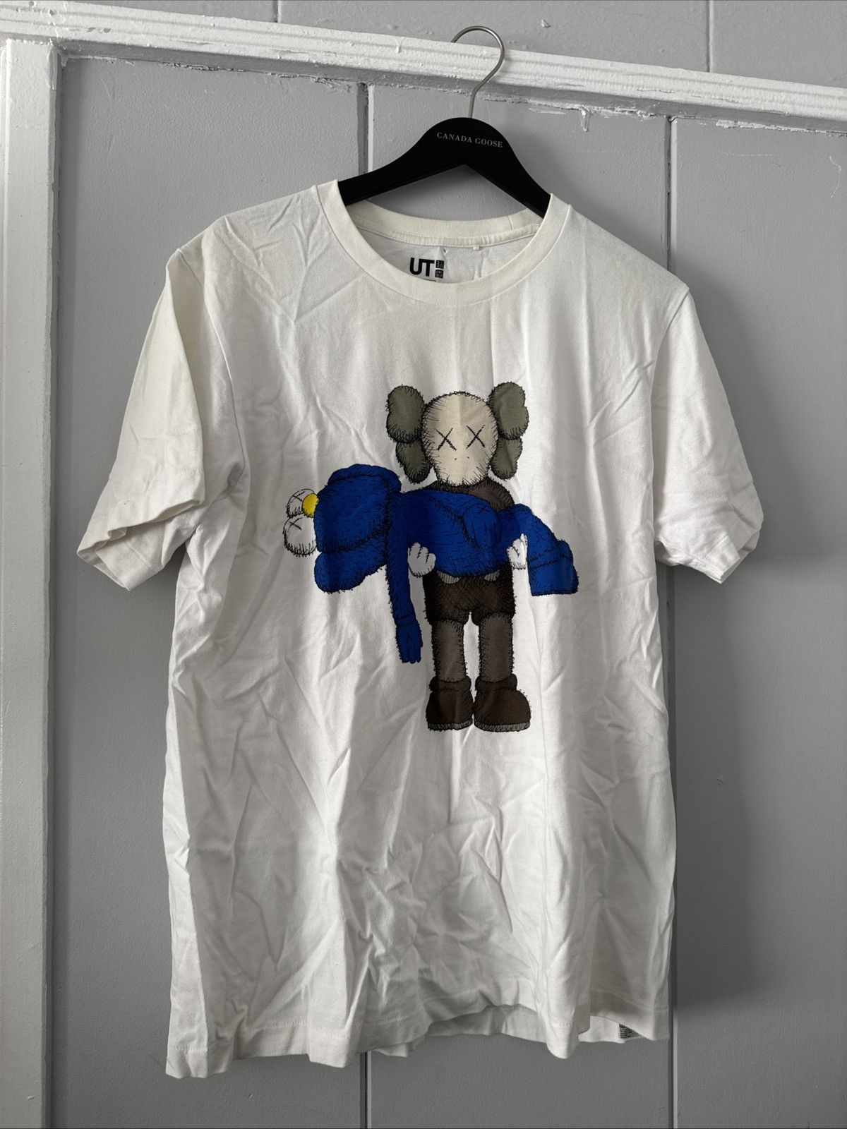 Kaws × Uniqlo KAWS x Uniqlo UT White Short Sleeve Tee Size L Size US L / EU 52-54 / 3 - 1 Thumbnail