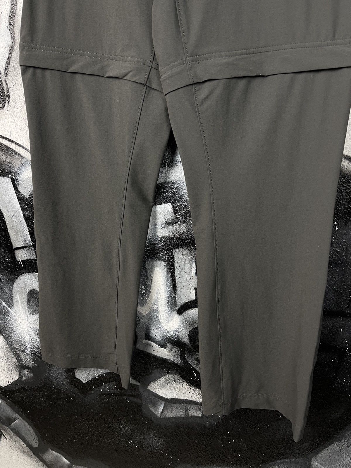 The North Face The North Face Outdoor Grey Cargo Transformer Pants WMNS Size 8 Size 30" / US 8 / IT 44 - 12 Thumbnail