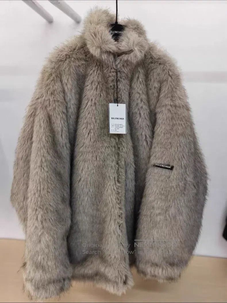 Balenciaga Balenciaga Beige faux fur coat Size 4XL / US 24-26 - 1 Thumbnail