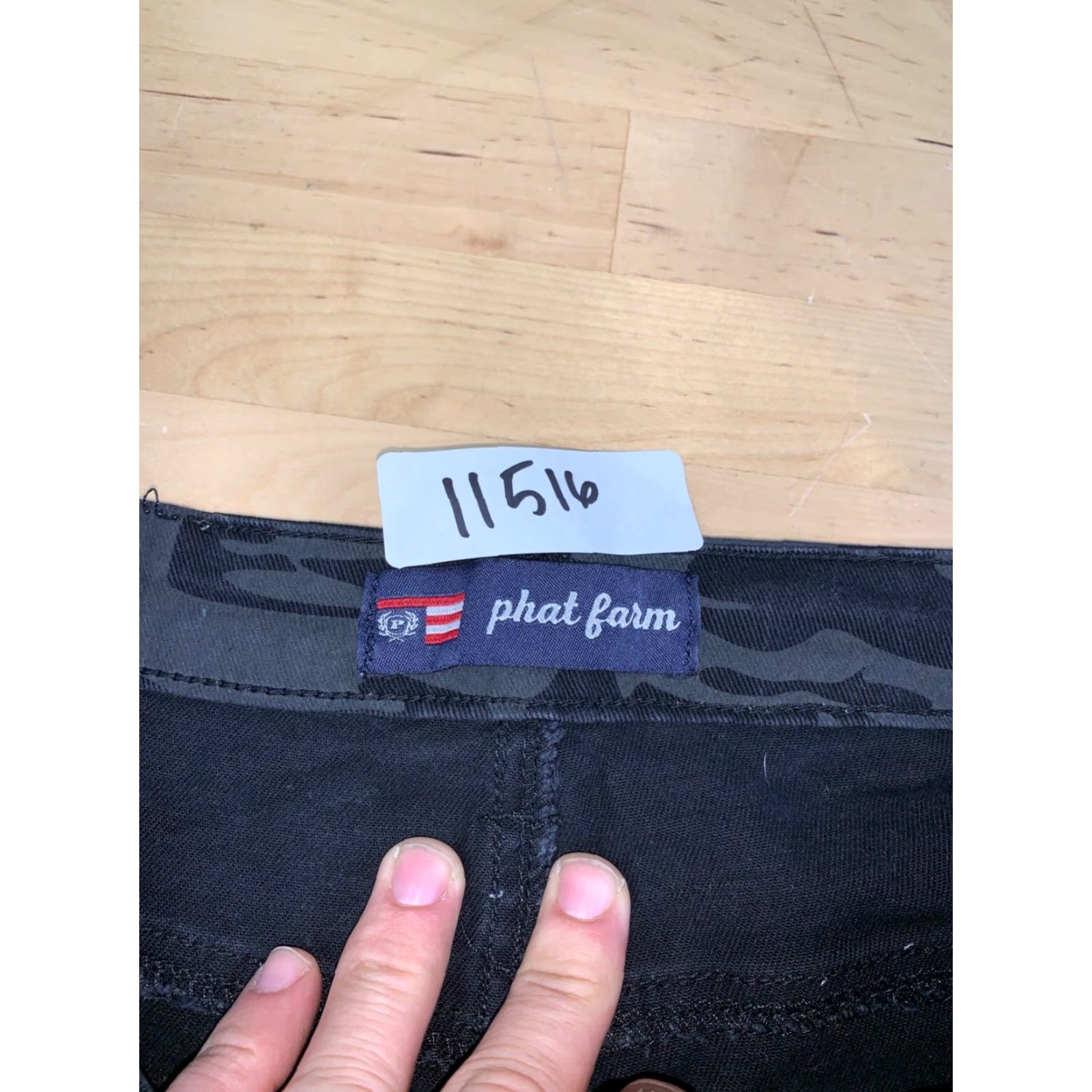 Phat Farm VINTAGE Phat Farm Pants Skinny Mens 30x28 Black Camo Stretch Y2K 2000s Cargo 11516 Size US 30 / EU 46 - 3 Thumbnail