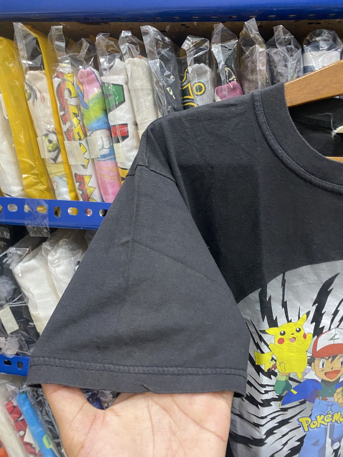 Pokemon VINTAGE POKEMON 2000 NINTENDO TEES Size US M / EU 48-50 / 2 - 3 Thumbnail