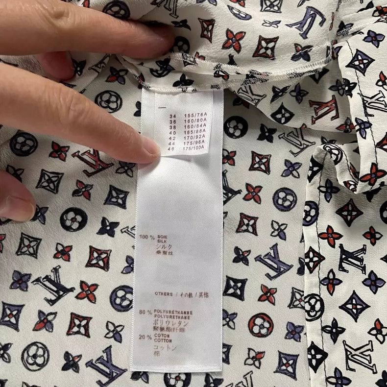 Louis Vuitton Louis Vuitton Full logo short Size M / US 6-8 / IT 42-44 - 7 Thumbnail