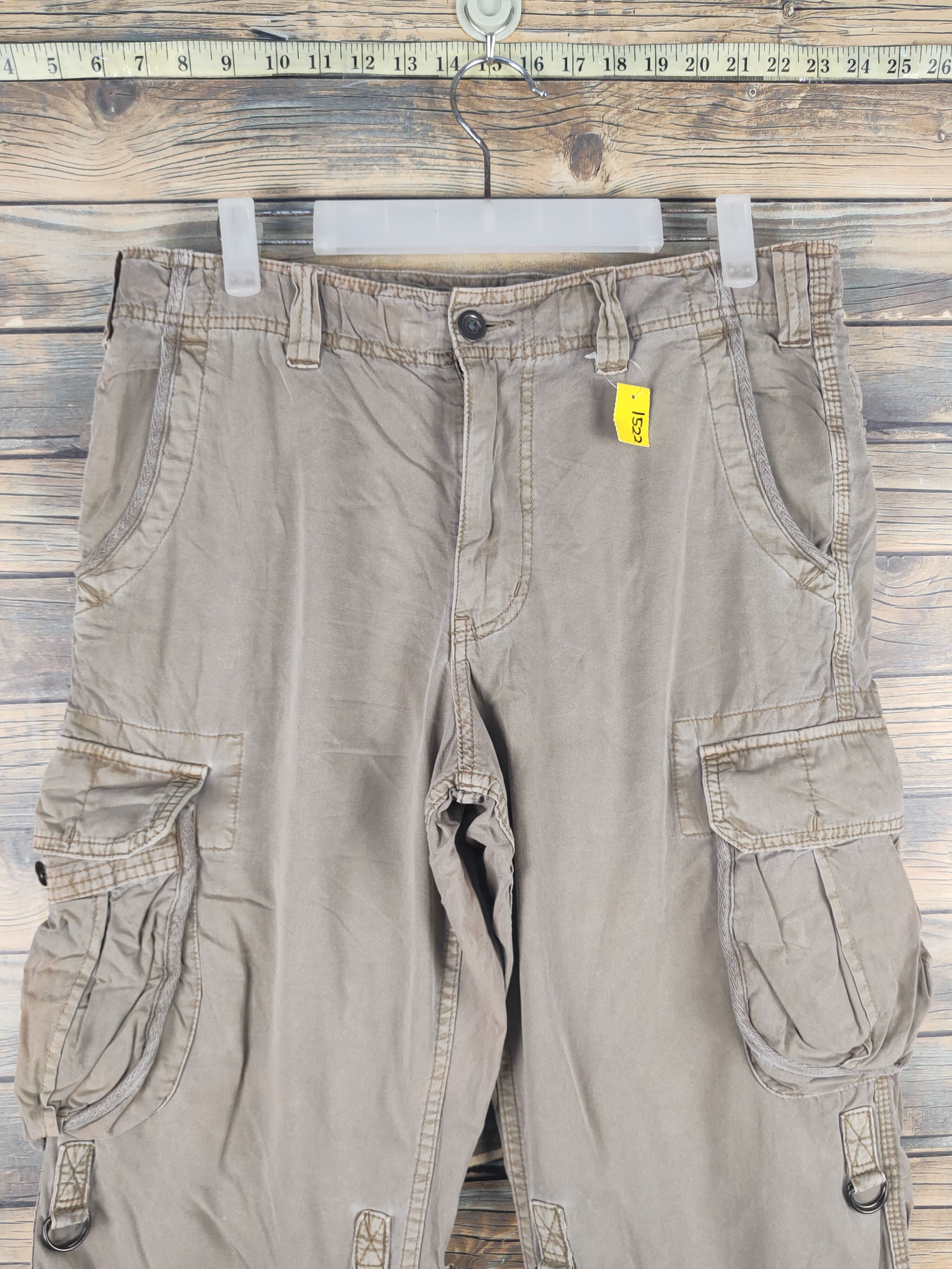 Japanese Brand DL Uniqlo Beige Multipocket Short Pants #1522 Size US 32 / EU 48 - 2 Thumbnail