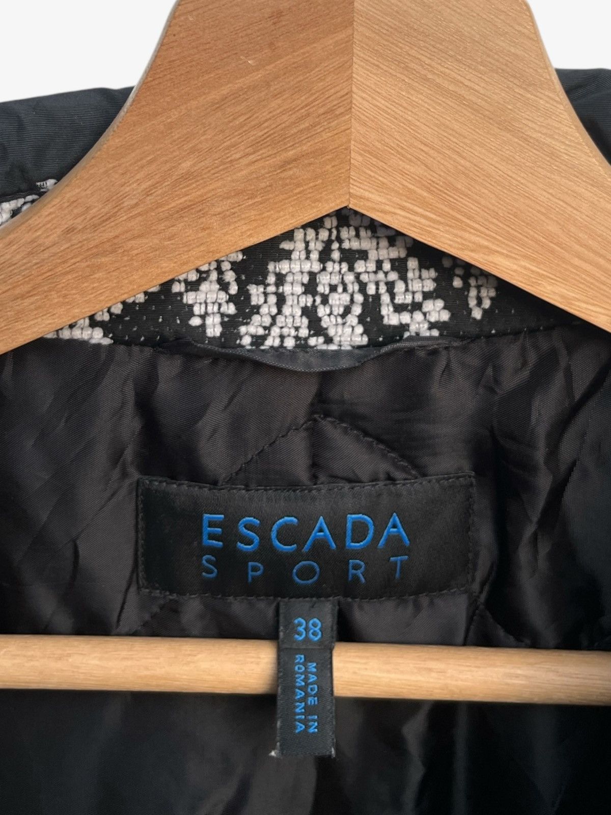 Escada Escada Sport Black Snowflake Embroidery Coat Made in Romania Size M / US 6-8 / IT 42-44 - 10 Thumbnail