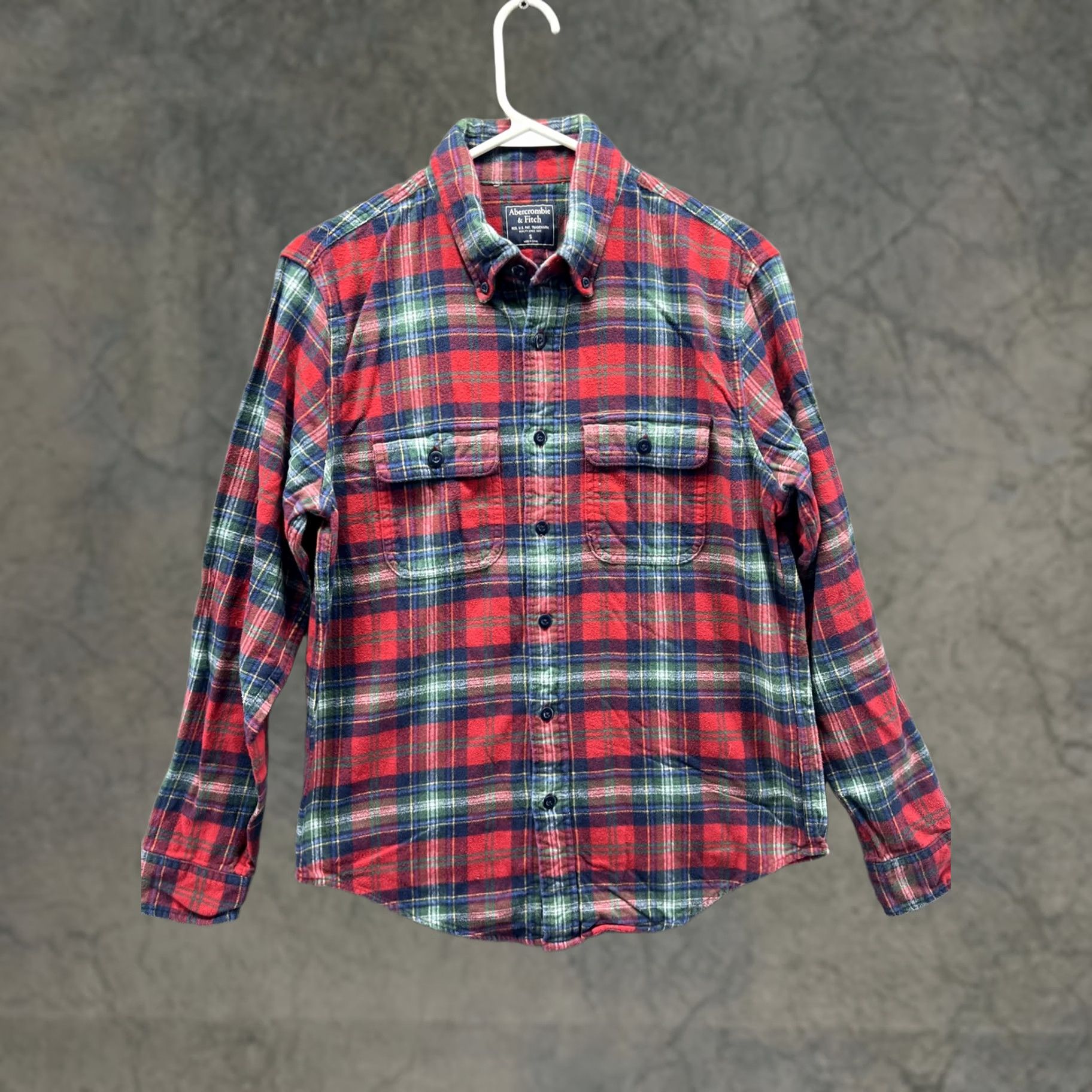 Abercrombie & Fitch Abercrombie & Fitch Shirt Mens Small Red Plaid Long Sleeve Flannel Button Up Size US S / EU 44-46 / 1 - 1 Thumbnail