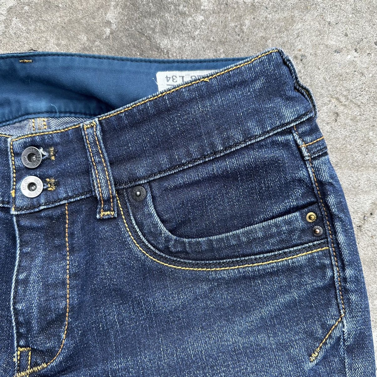 Diesel Vintage Diesel Jeans W28xL34 Old Money Y2K Style USA Size 28" / US 6 / IT 42 - 9 Thumbnail